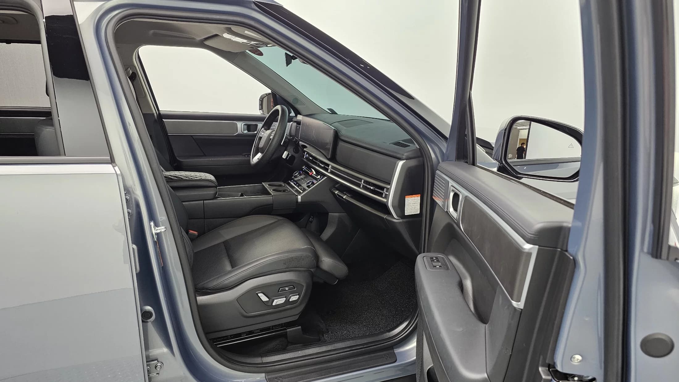Hyundai Santa Fe HEV 1.6 2WD Prestige, гибрид, 2023 г. 33043 км. — фото 10