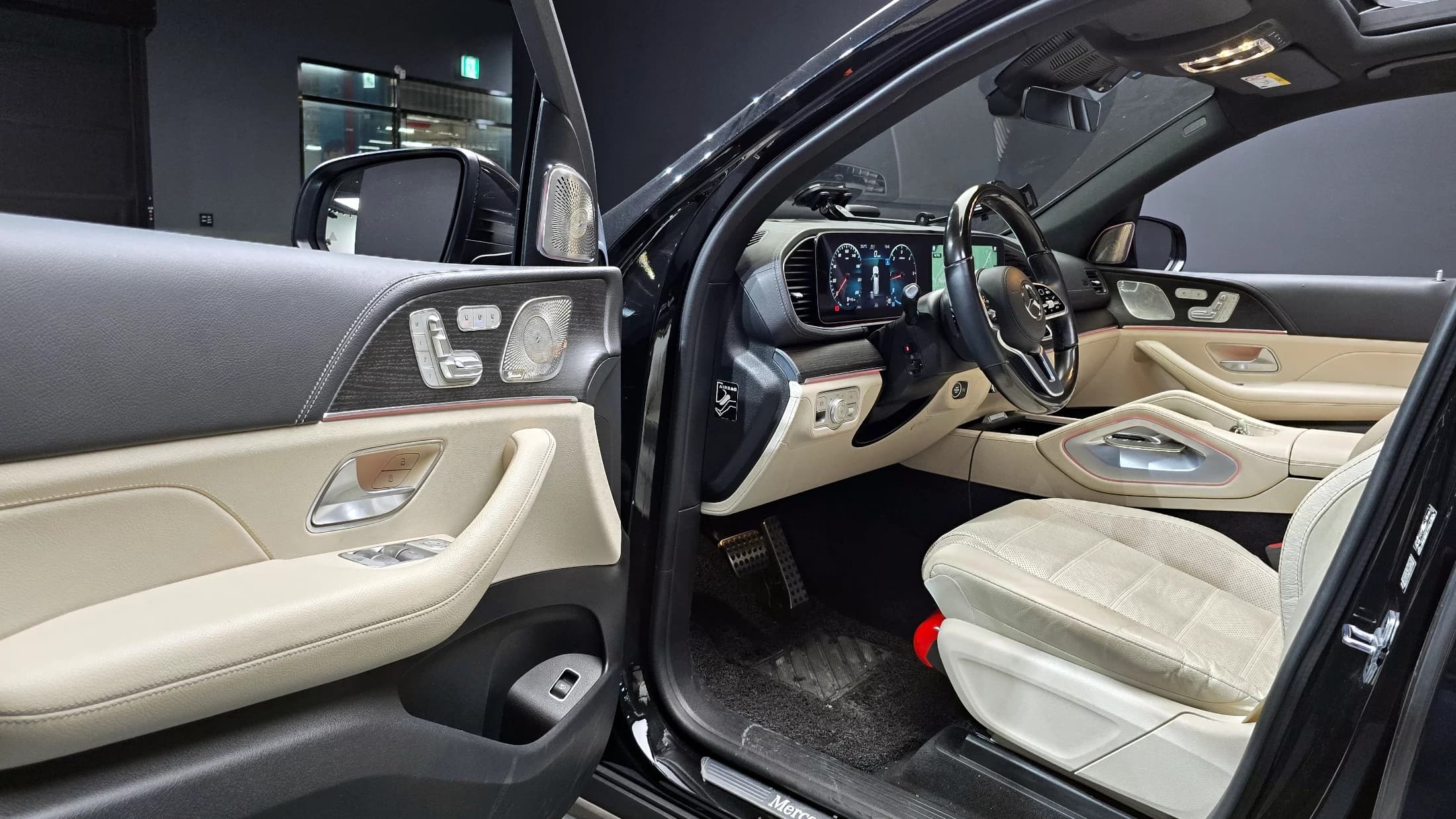 Mercedes-Benz GLS-Class GLS400d 4MATIC, 2023 г. 46972 км. — фото 11