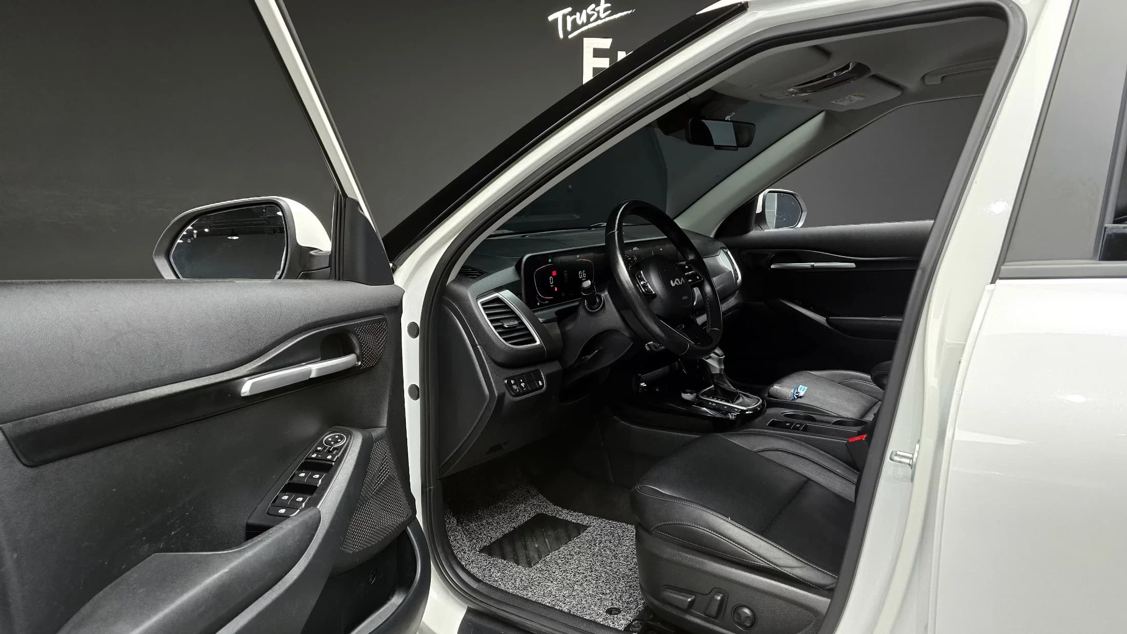Kia Seltos Gasoline 1.6 Turbo 2WD Prestige, 2022 г. 93683 км. — фото 11