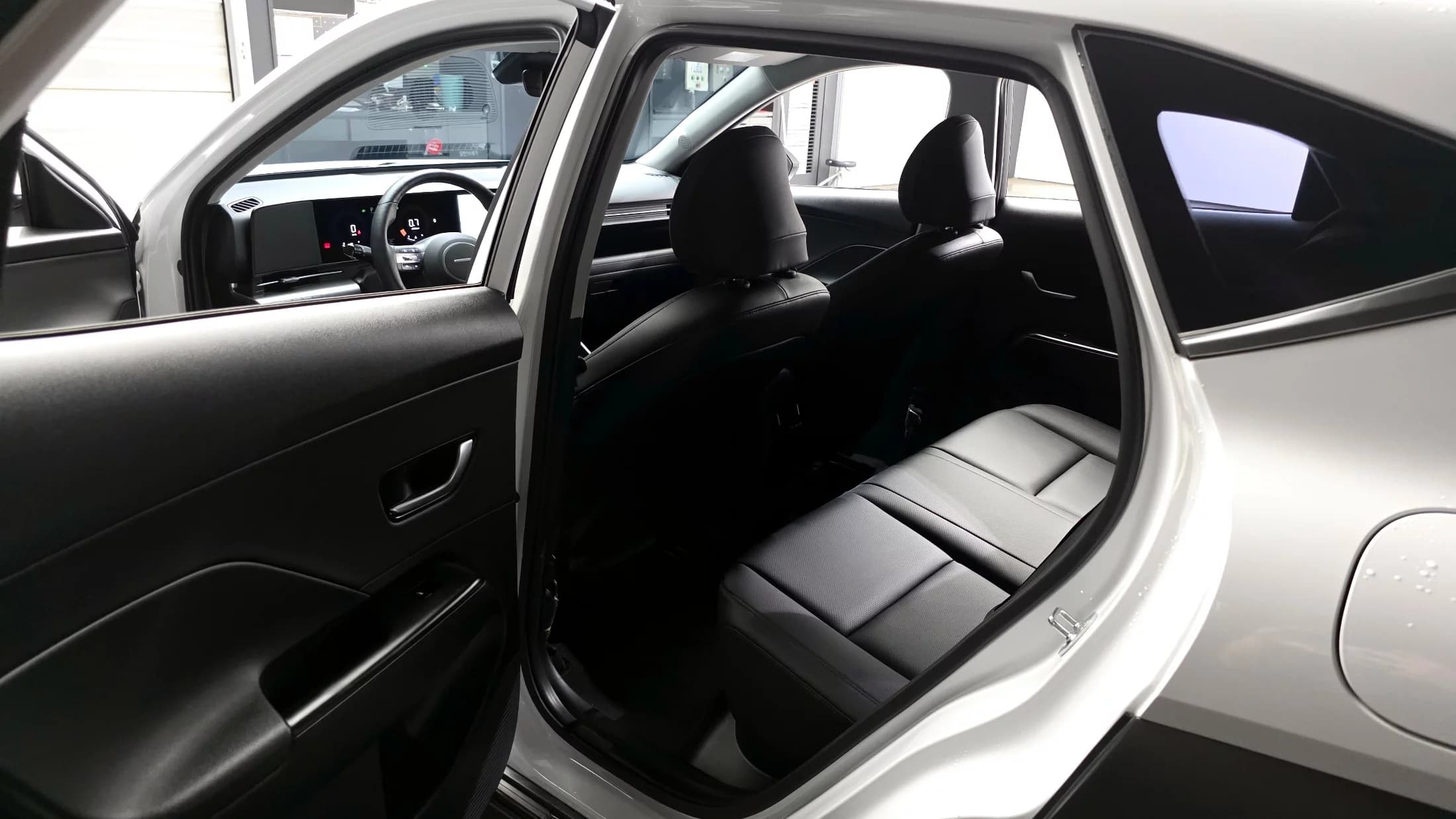 Hyundai Kona Gasoline 1.6 Turbo 2WD Premium, 2023 г. 6131 км. — фото 11