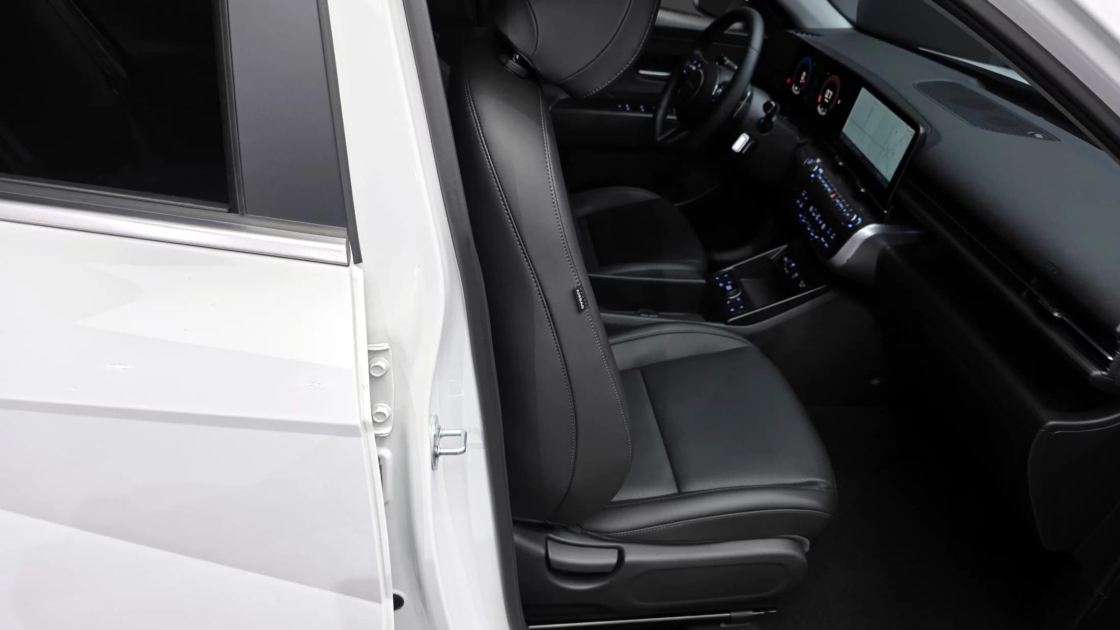 Hyundai Kona Gasoline 1.6 Turbo 2WD Premium, 2023 г. 6131 км. — фото 12