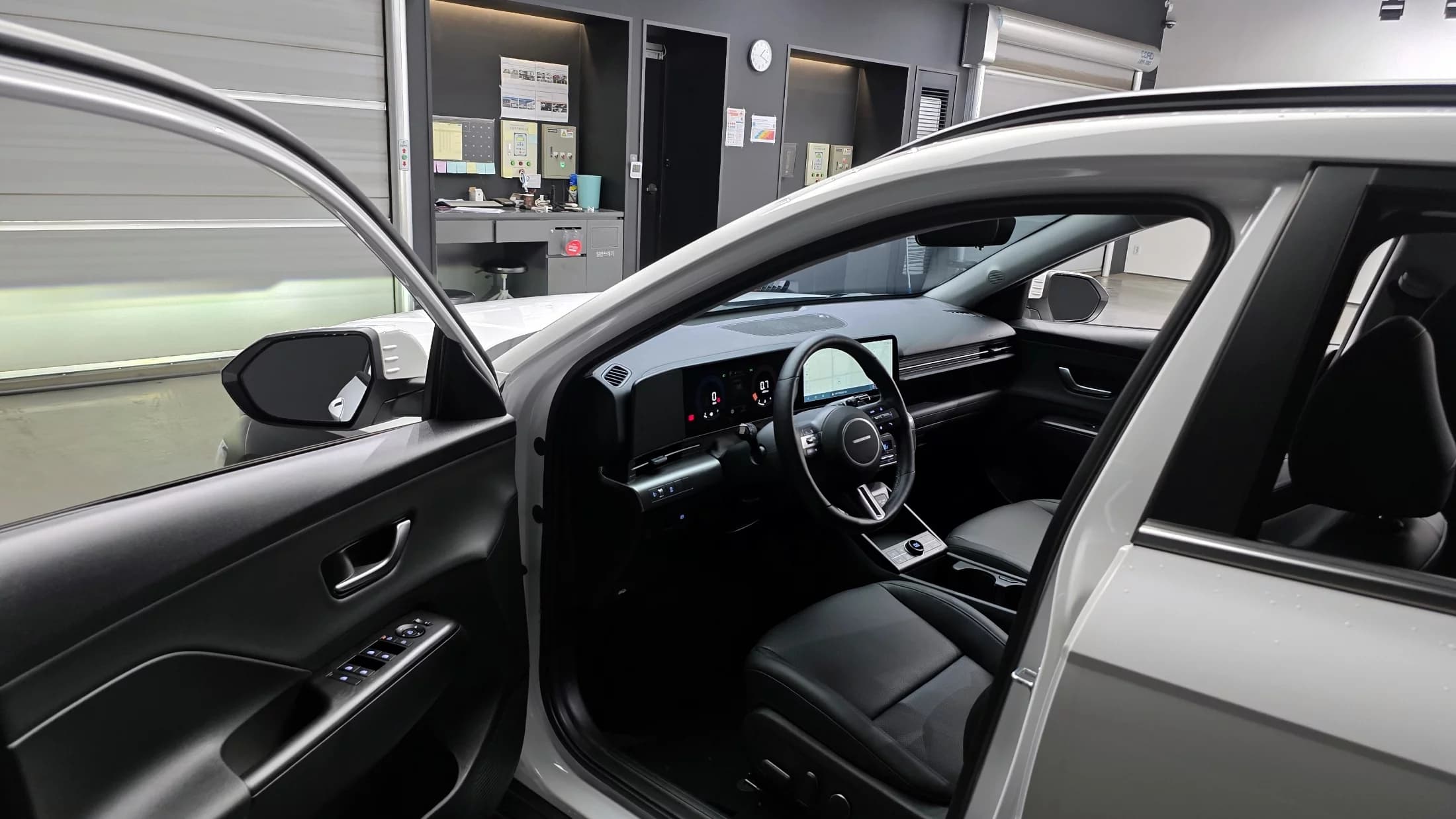 Hyundai Kona Gasoline 1.6 Turbo 2WD Premium, 2023 г. 6131 км. — фото 10