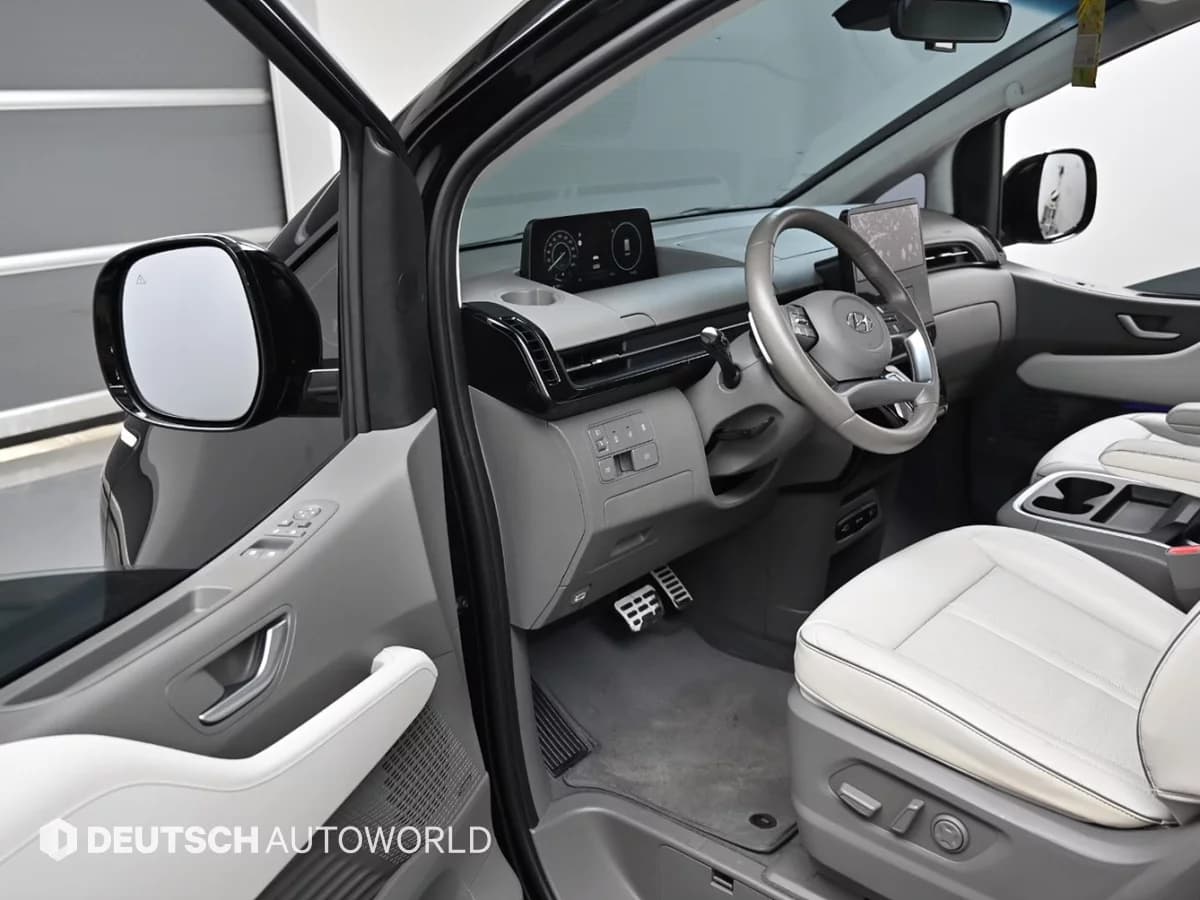 Hyundai Staria 4WD Lounge 7-Seater Limousine, 2024 г. 73449 км. — фото 11
