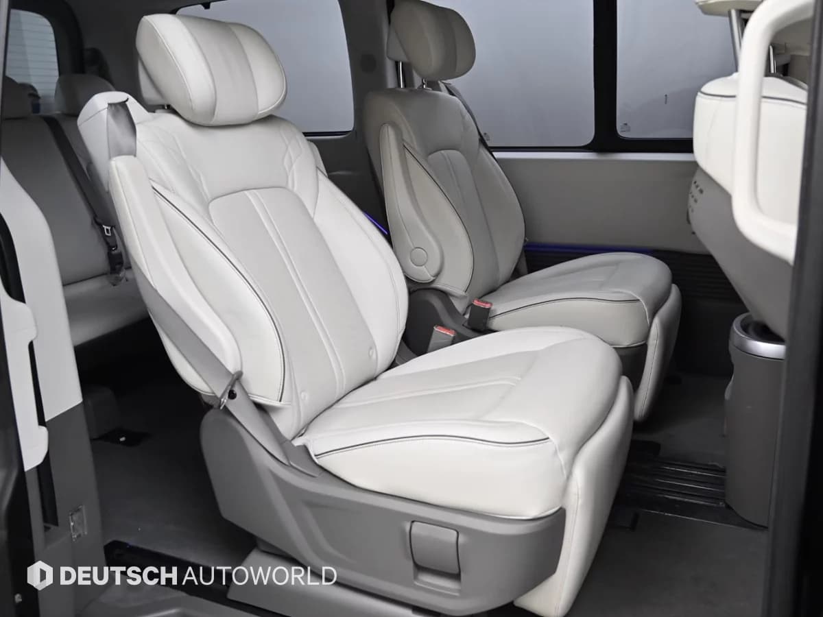 Hyundai Staria 4WD Lounge 7-Seater Limousine, 2024 г. 73449 км. — фото 12