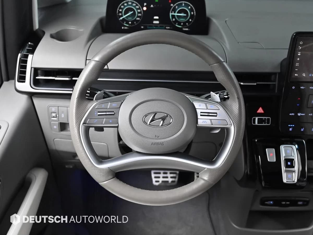 Hyundai Staria 4WD Lounge 7-Seater Limousine, 2024 г. 73449 км. — фото 13