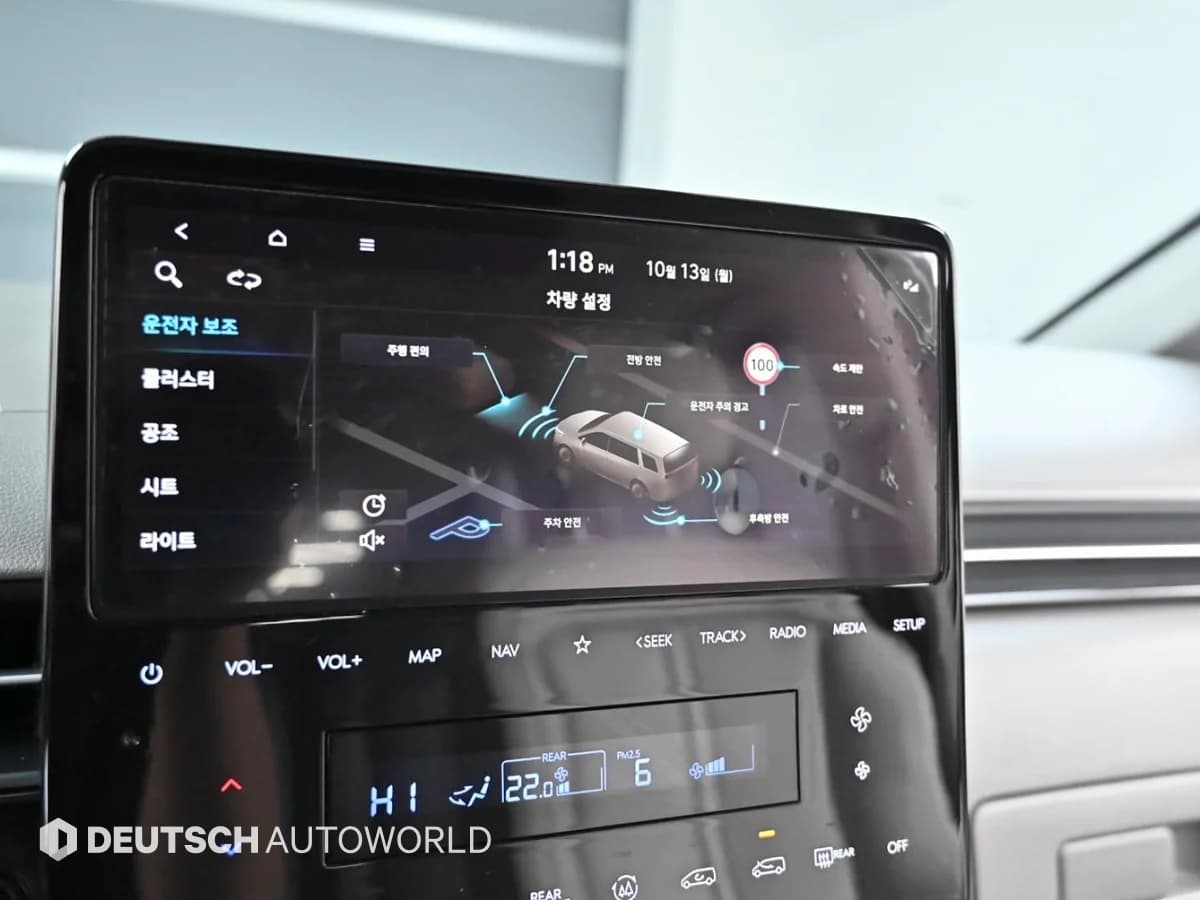Hyundai Staria 4WD Lounge 7-Seater Limousine, 2024 г. 73449 км. — фото 17