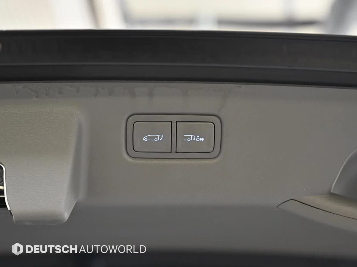 Hyundai Staria 4WD Lounge 7-Seater Limousine, 2024 г. 73449 км. — фото 20