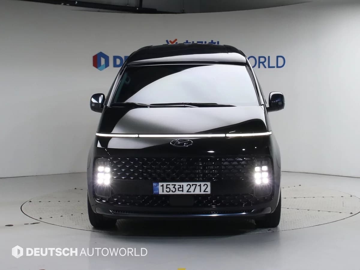 Hyundai Staria 4WD Lounge 7-Seater Limousine, 2024 г. 73449 км. — фото 3
