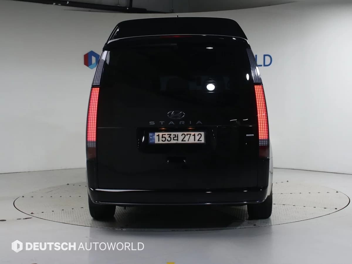 Hyundai Staria 4WD Lounge 7-Seater Limousine, 2024 г. 73449 км. — фото 4