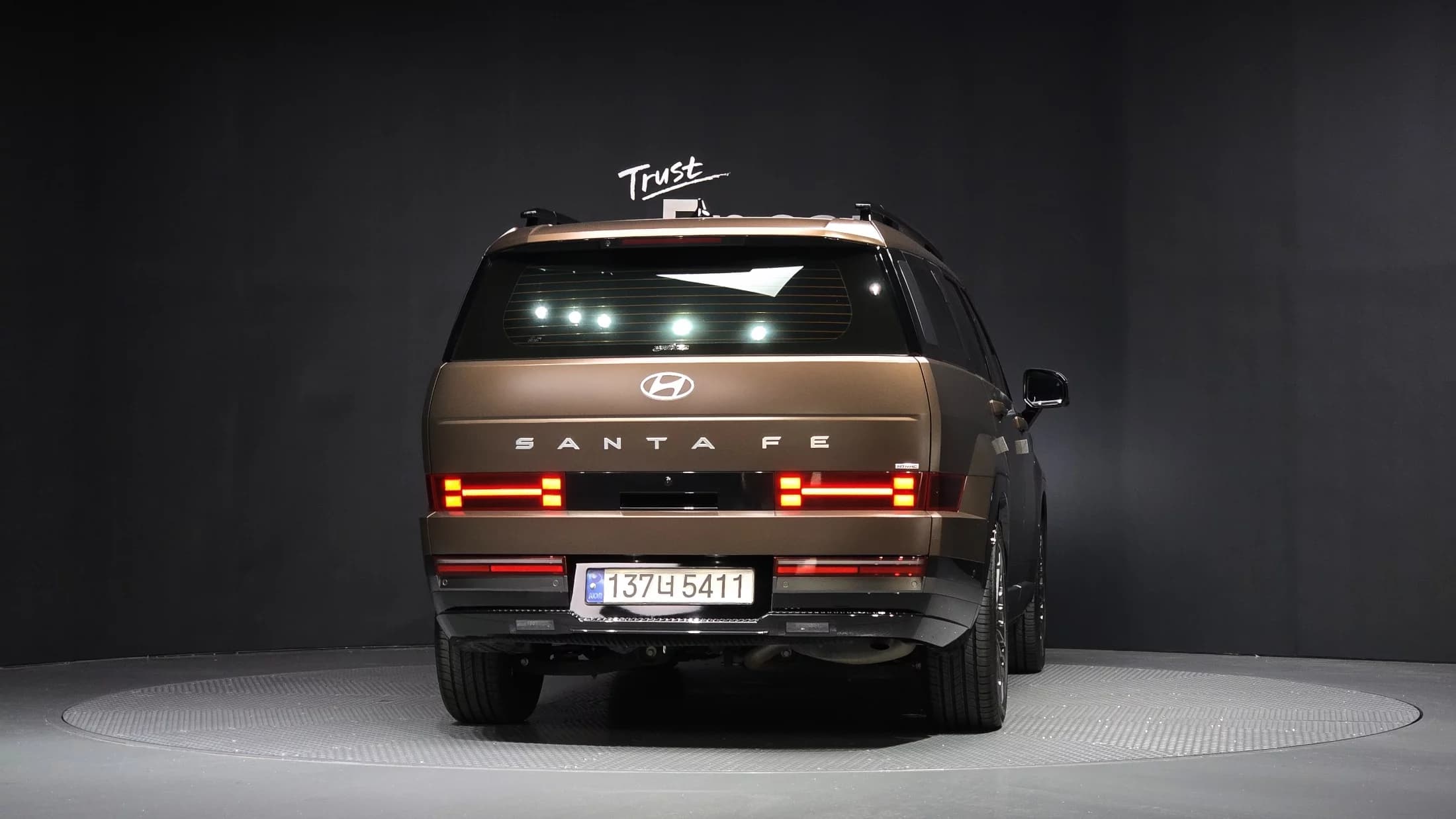 Hyundai Santa Fe HEV 1.6 4WD Calligraphy, гибрид, 2023 г. 57376 км. — фото 4