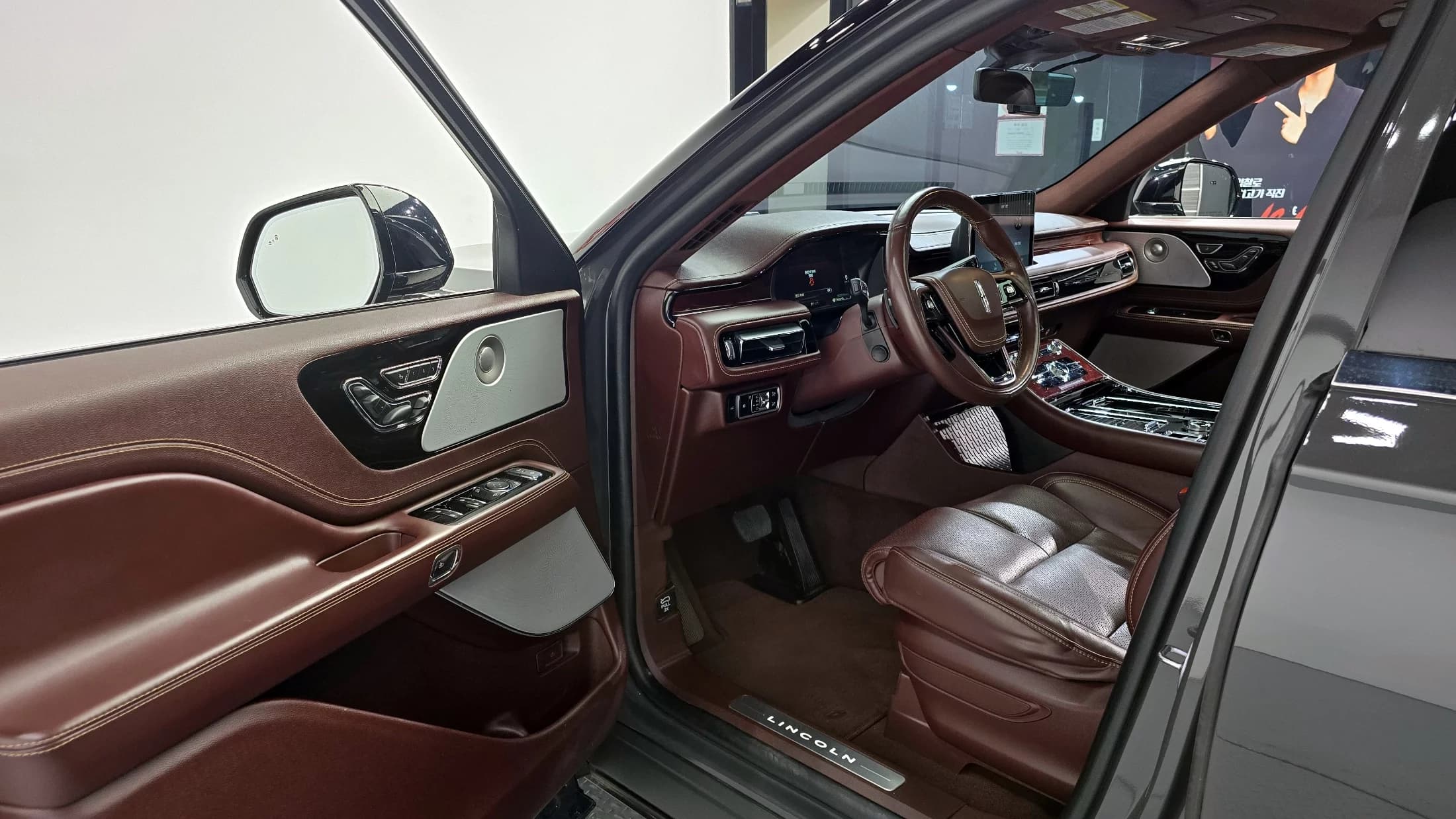 Lincoln AVIATOR 3.0 RESERVE JET PACKAGE AWD, 2023 г. 20207 км. — фото 11