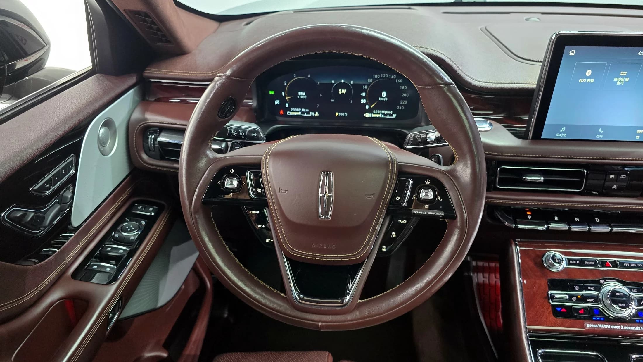 Lincoln AVIATOR 3.0 RESERVE JET PACKAGE AWD, 2023 г. 20207 км. — фото 13