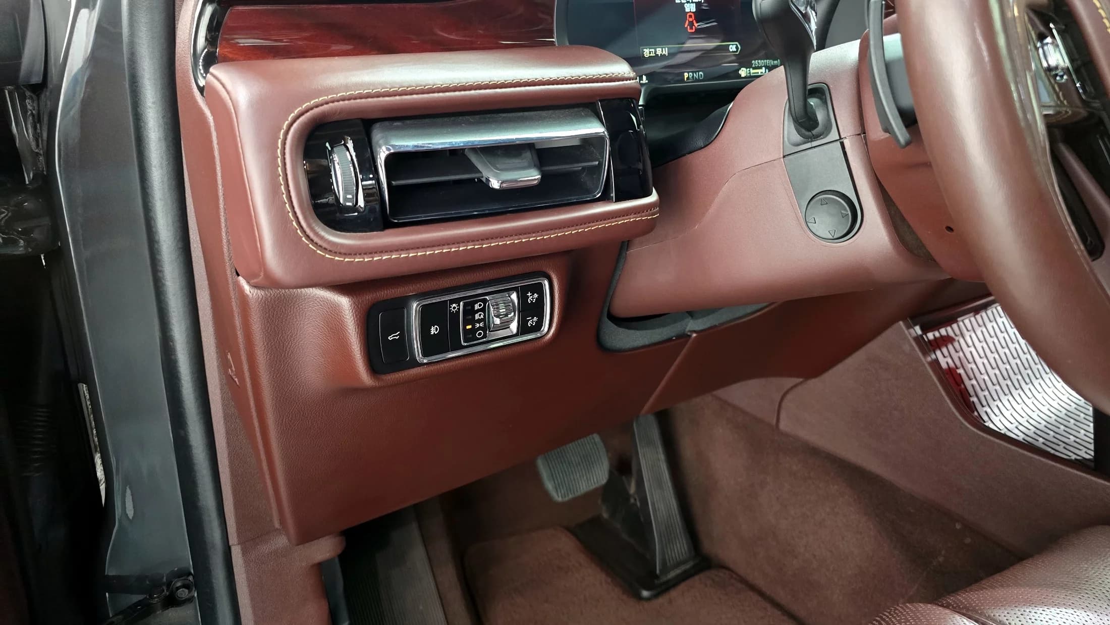 Lincoln AVIATOR 3.0 RESERVE JET PACKAGE AWD, 2023 г. 20207 км. — фото 16