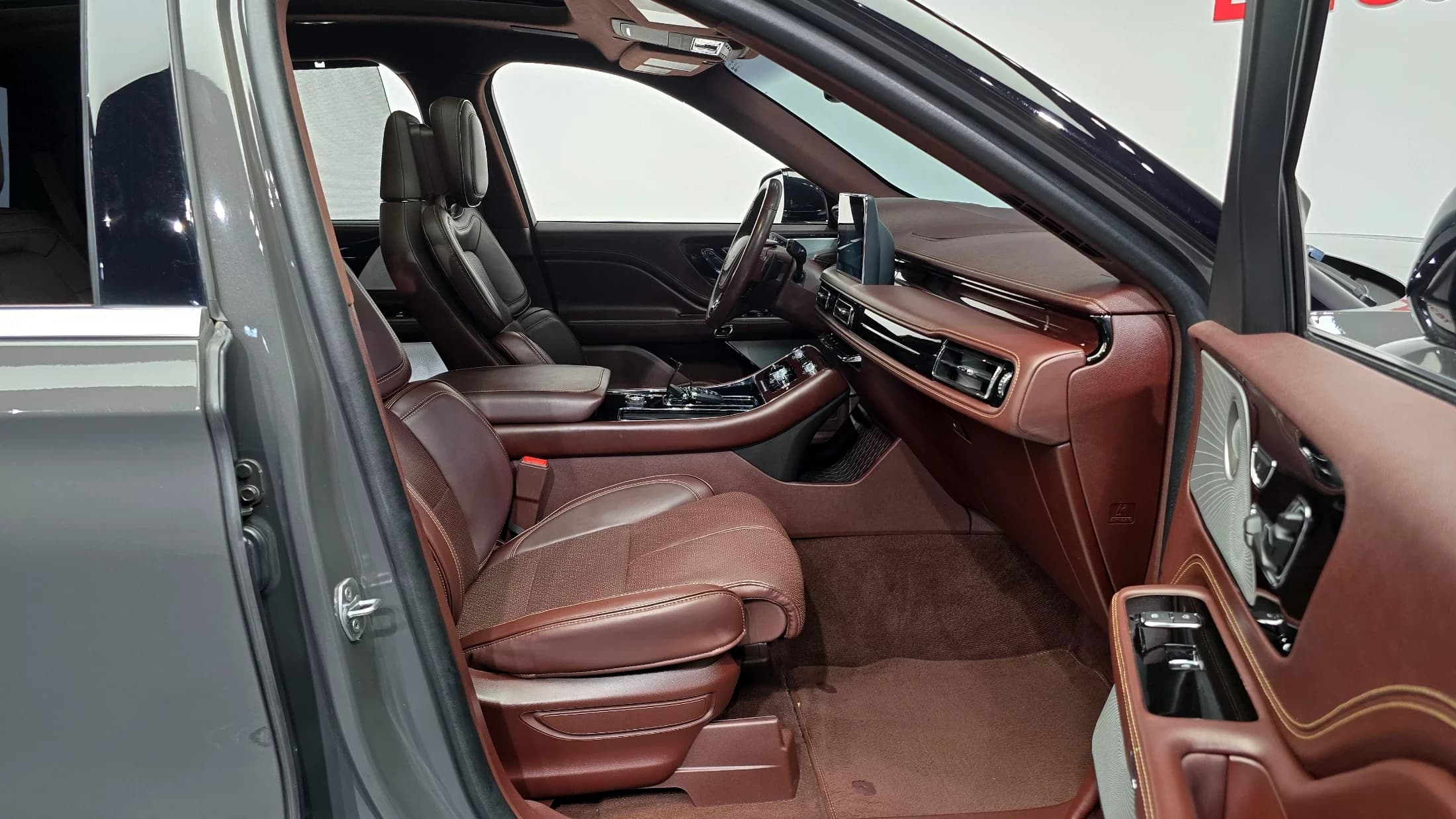 Lincoln AVIATOR 3.0 RESERVE JET PACKAGE AWD, 2023 г. 20207 км. — фото 10