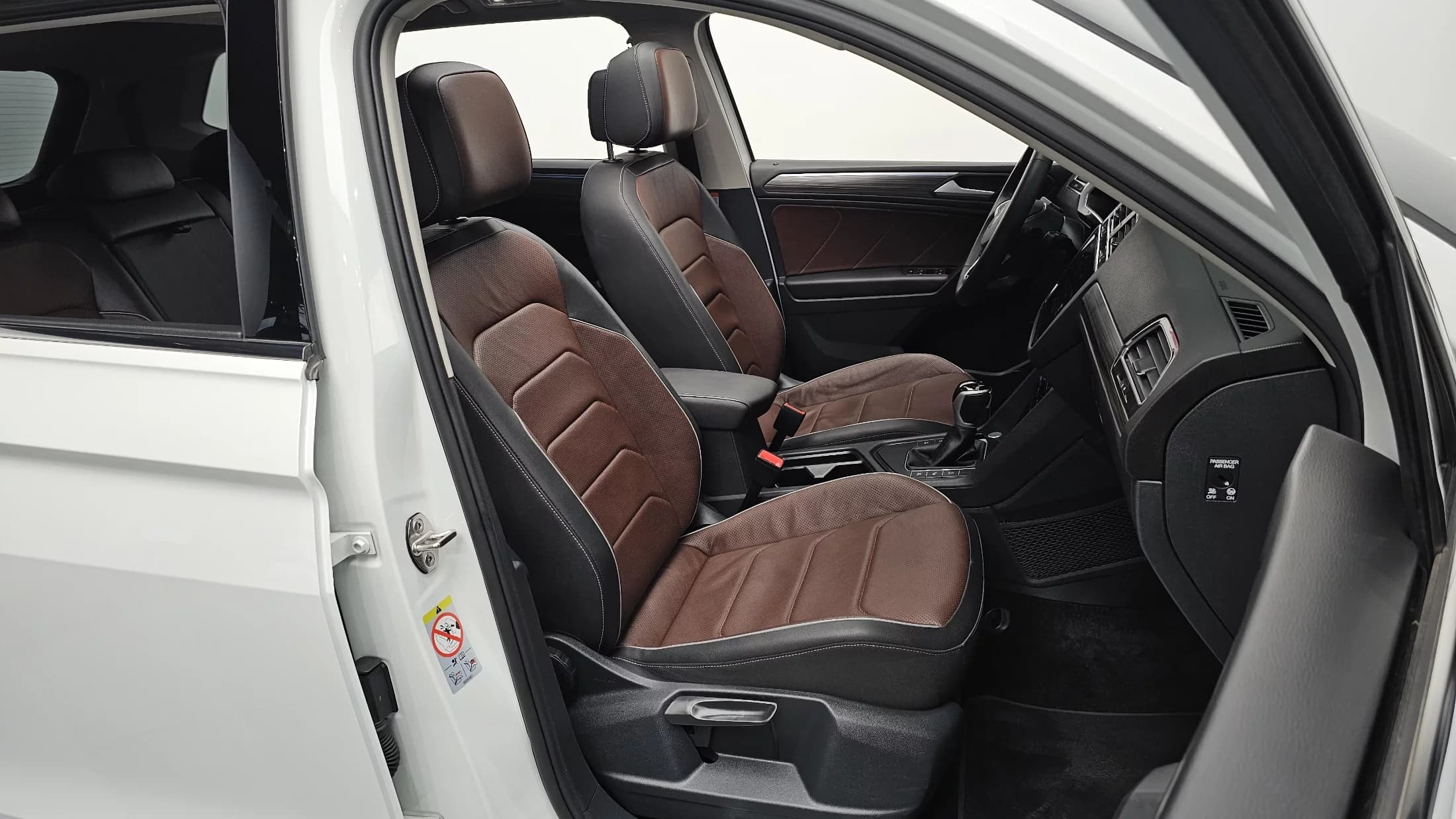 Volkswagen TIGUAN 2.0 TSI Prestige, 2023 г. 19877 км. — фото 10