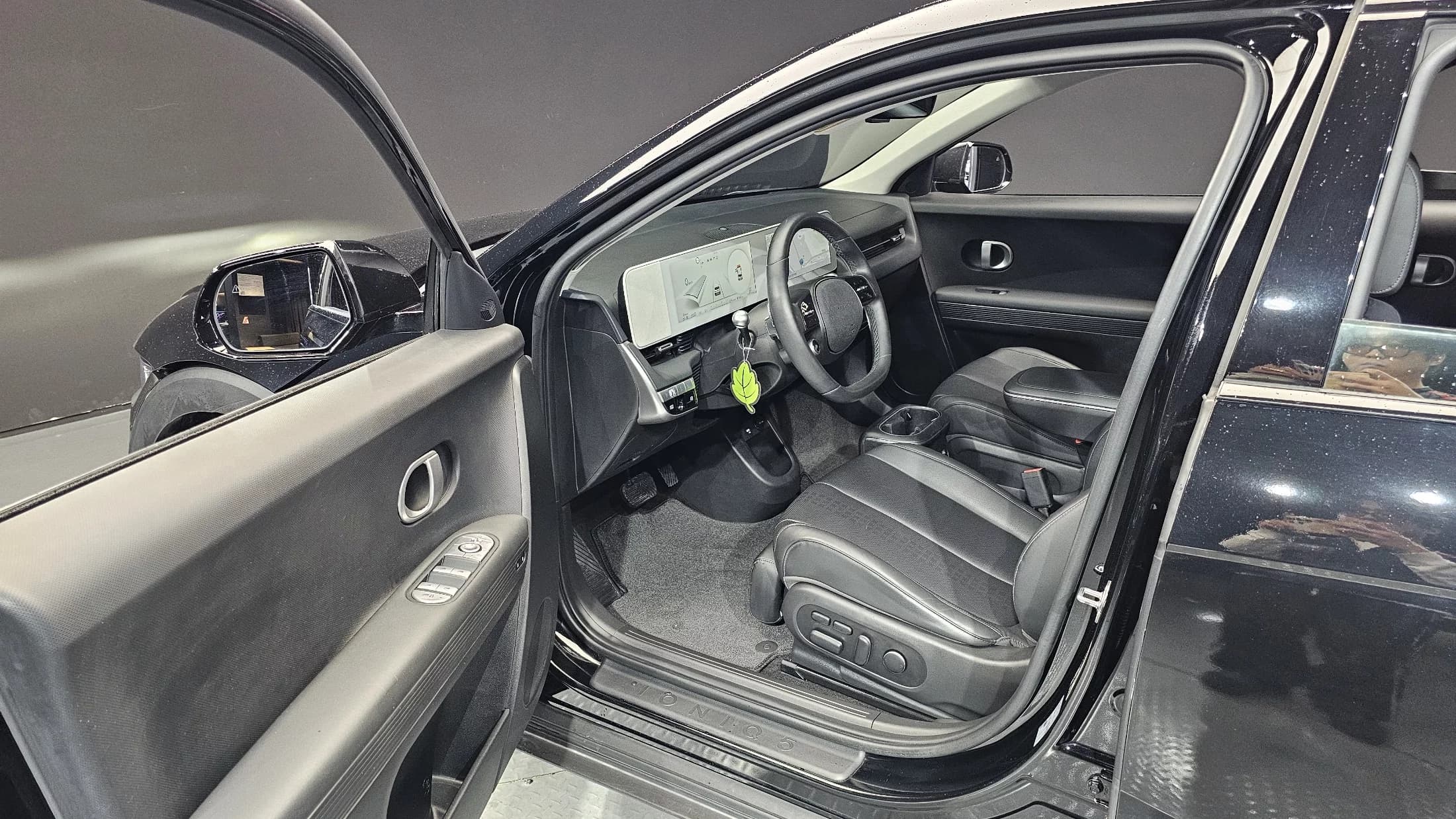 Hyundai Ioniq 5 Long Range AWD Exclusive, электромобиль, 2023 г. 54989 км. — фото 11