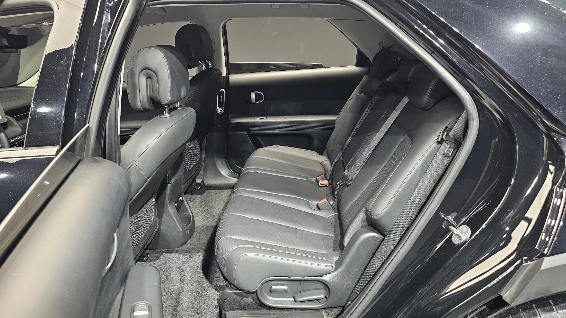Hyundai Ioniq 5 Long Range AWD Exclusive, электромобиль, 2023 г. 54989 км. — фото 12