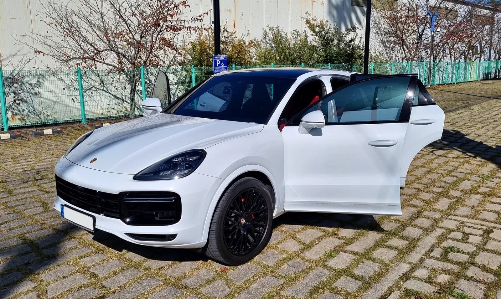 Porsche CAYENNE 3.0 Coupe, 2021 г. 77513 км. — фото 4