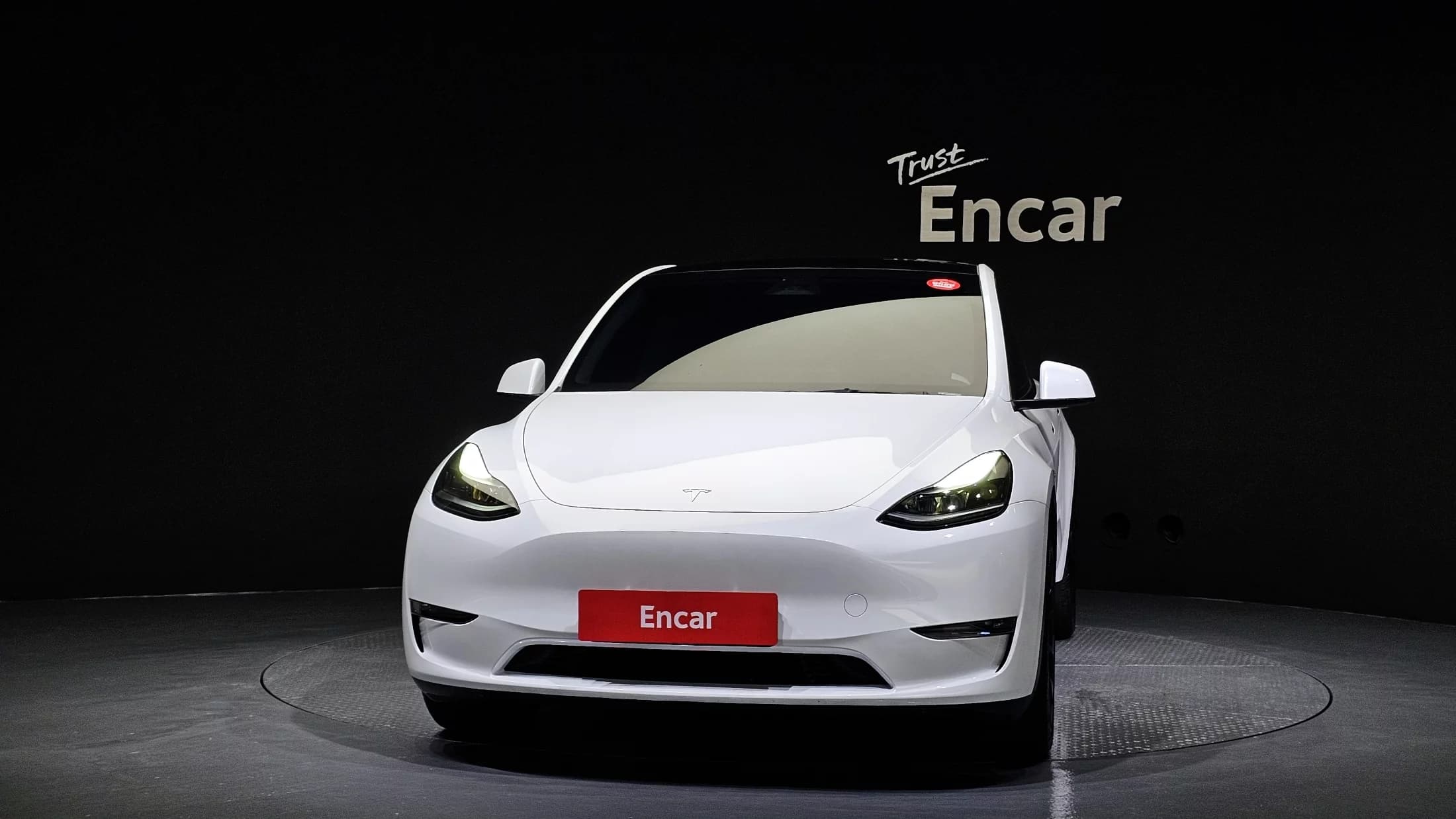 Tesla Model Y Long Range, электромобиль, 2024 г. 10476 км. — фото 3