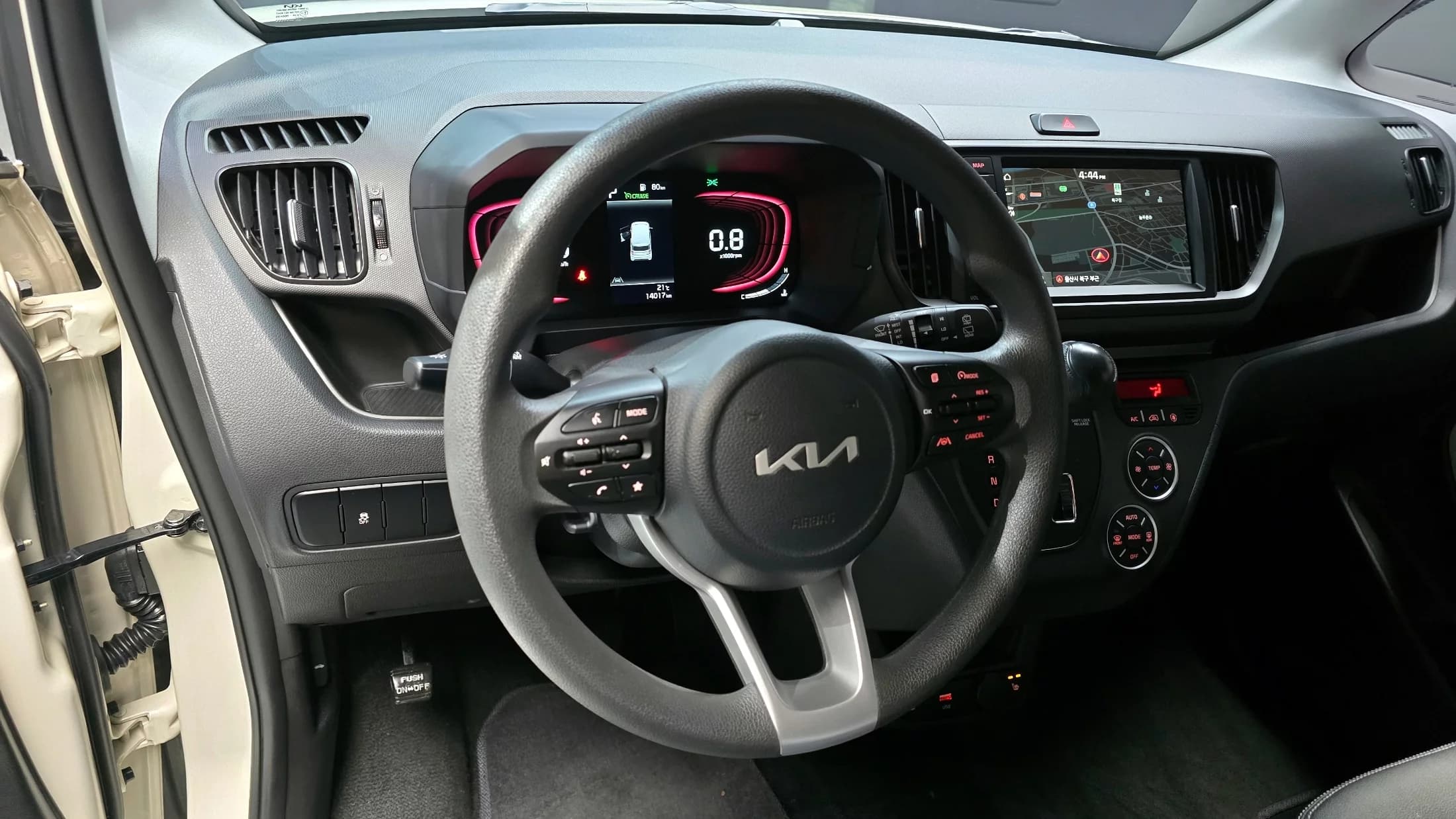 Kia RAY Van 2-Seater Prestige Special, 2023 г. 14017 км. — фото 13