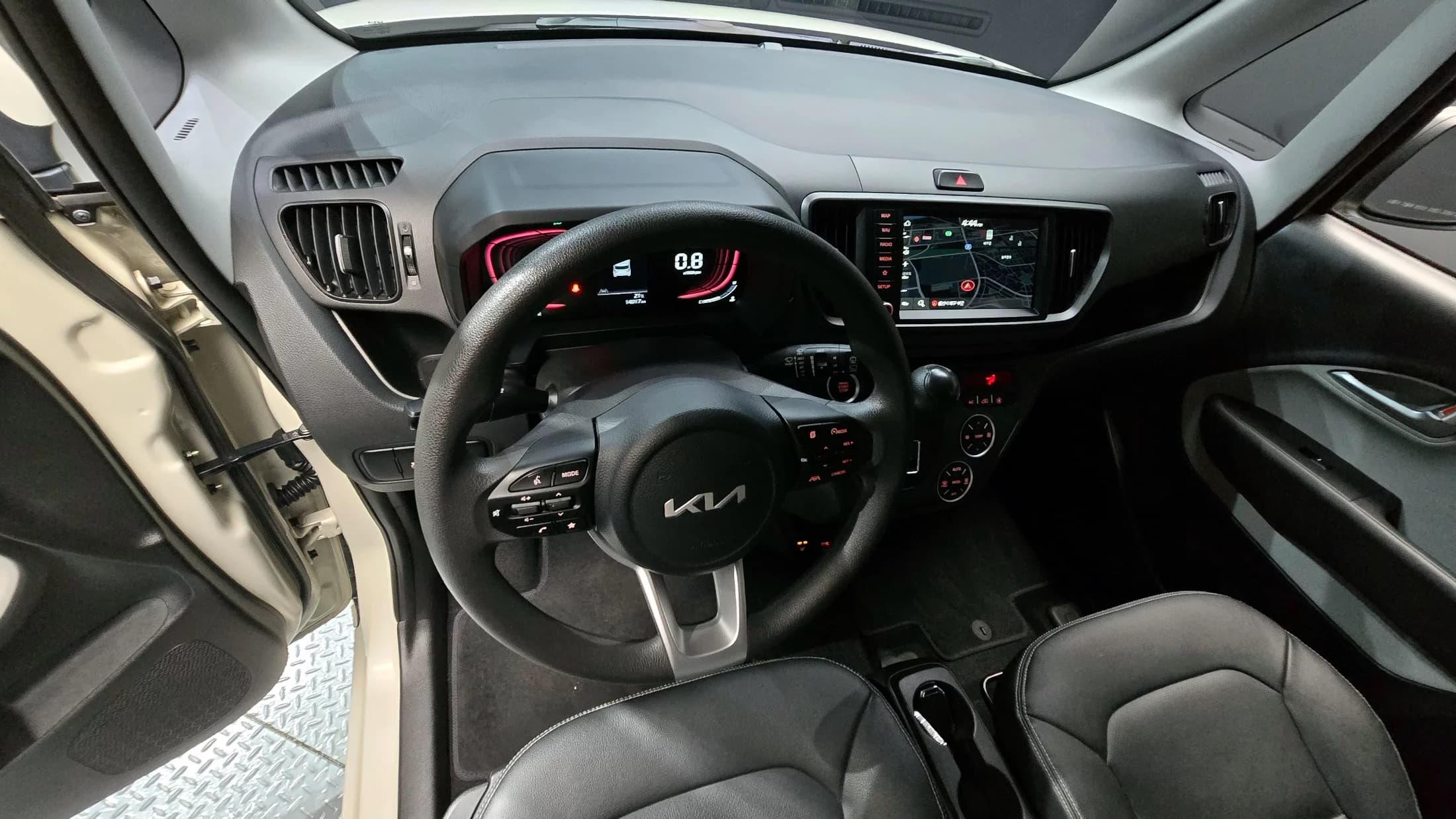 Kia RAY Van 2-Seater Prestige Special, 2023 г. 14017 км. — фото 7