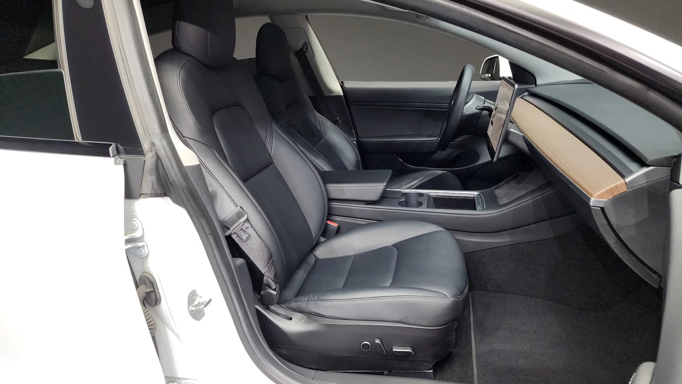 Tesla MODEL 3 Standard Range Plue, электромобиль, 2021 г. 120954 км. — фото 11