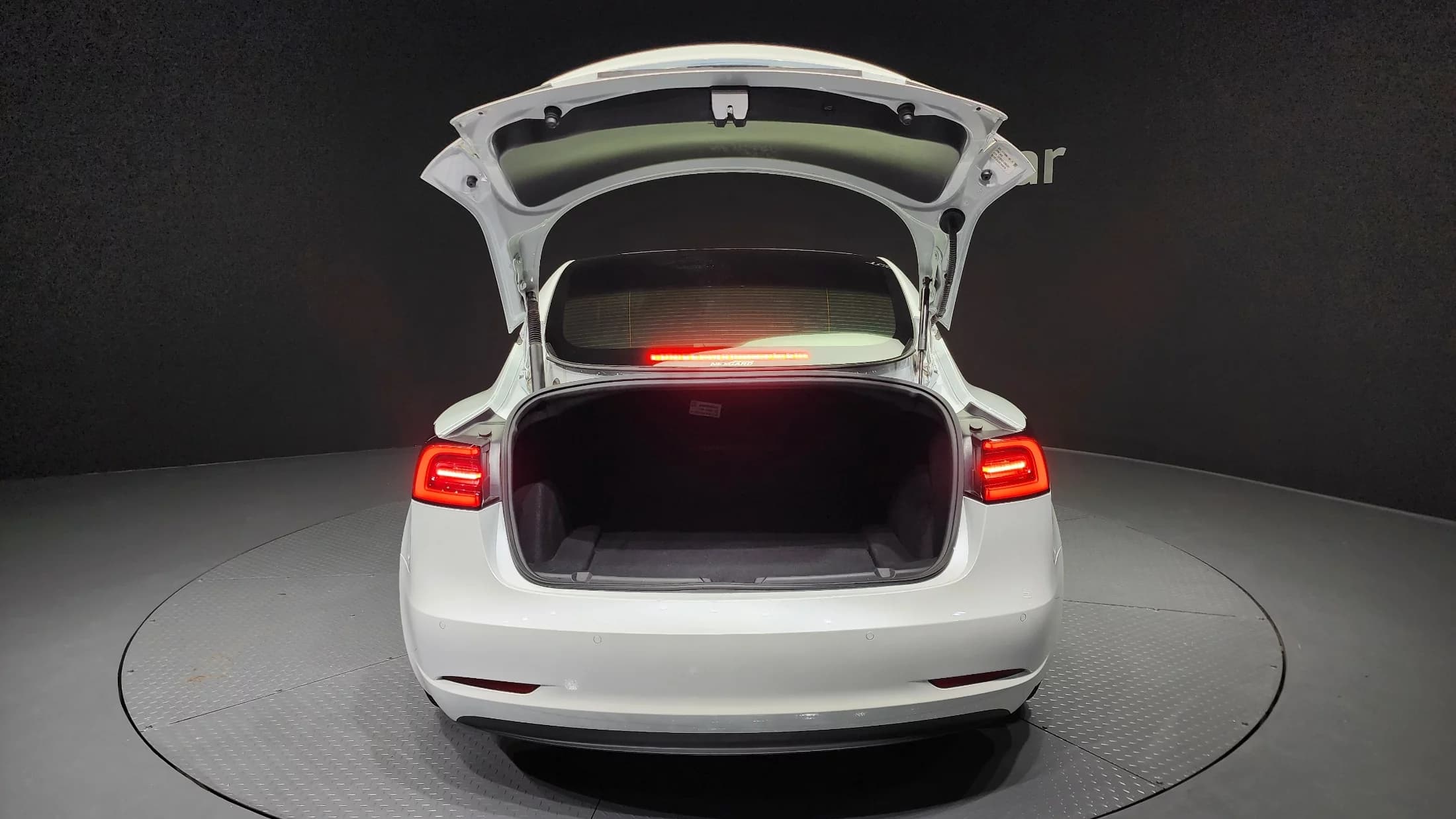Tesla MODEL 3 Standard Range Plue, электромобиль, 2021 г. 120954 км. — фото 20