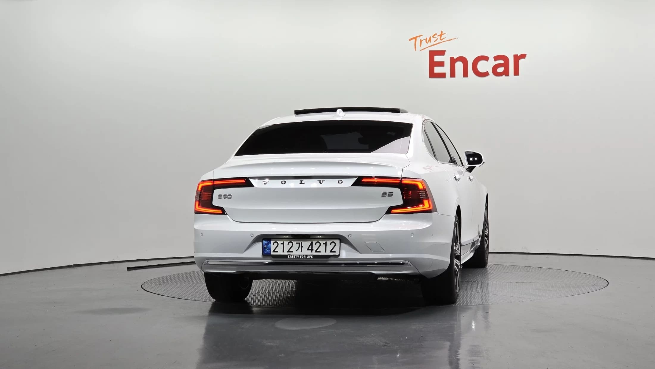 Volvo S90 B5 Ultimate Bright, 2023 г. 48631 км. — фото 4