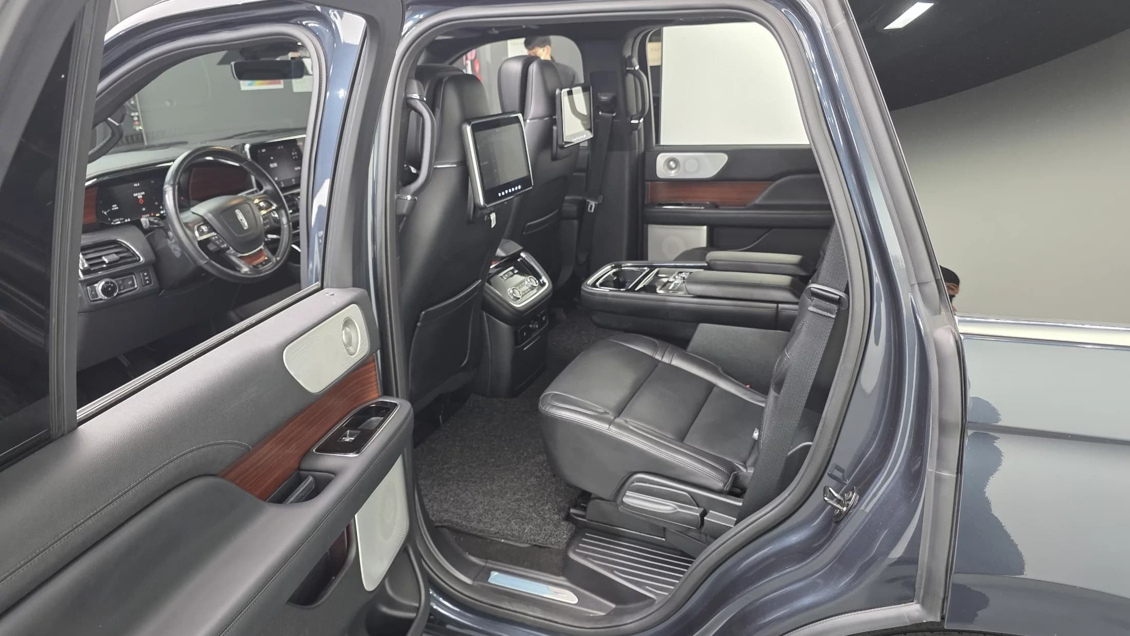Lincoln NAVIGATOR 3.5L, 2021 г. 64707 км. — фото 11