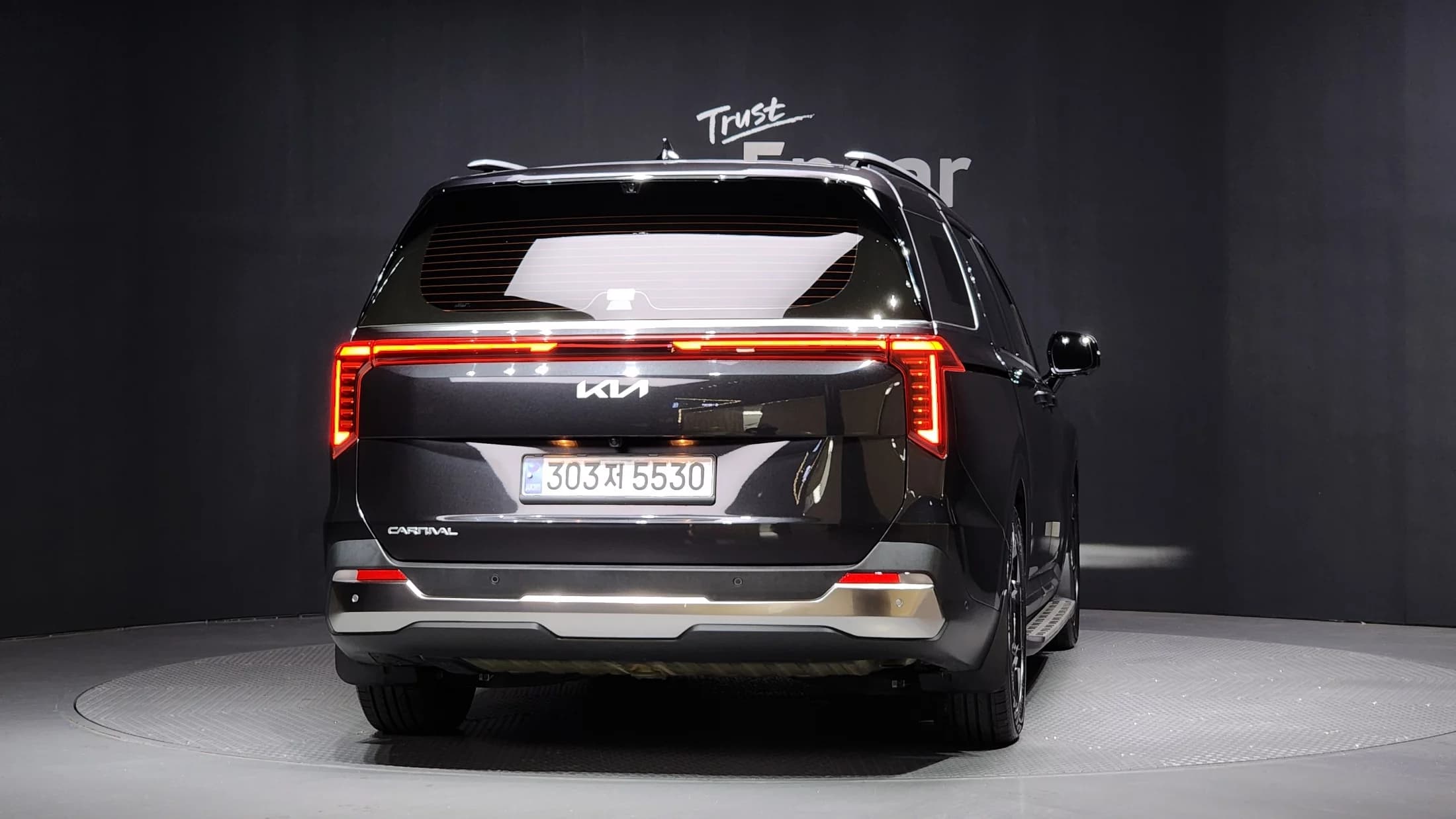 Kia Carnival 7-Seater Signature, 2023 г. 48287 км. — фото 4