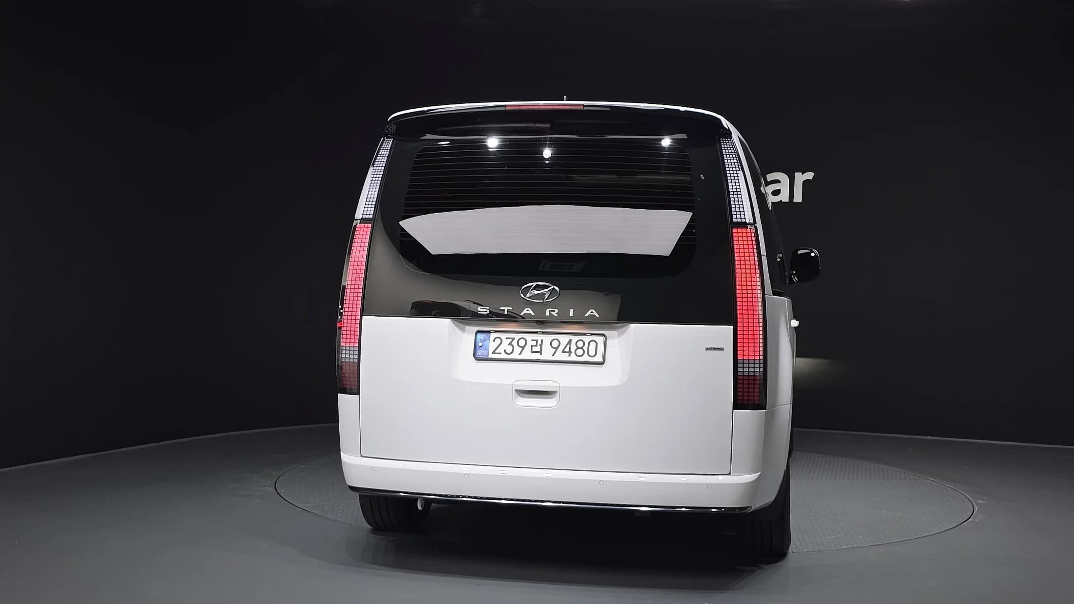 Hyundai Staria 4WD Lounge 9-Seater Inspiration, 2023 г. 26235 км. — фото 4