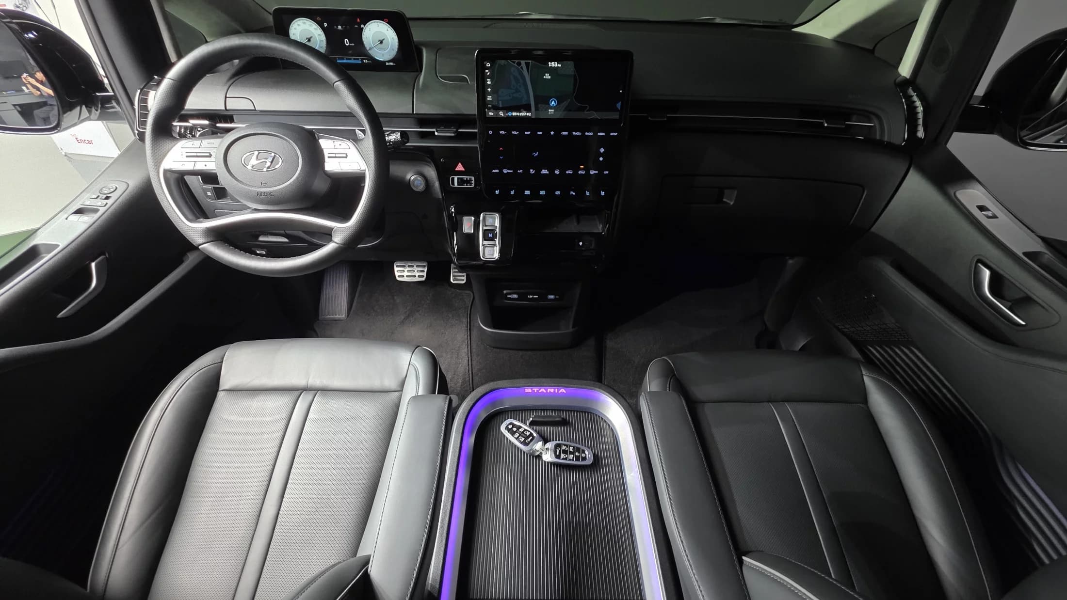 Hyundai Staria 4WD Lounge 9-Seater Inspiration, 2023 г. 26235 км. — фото 7