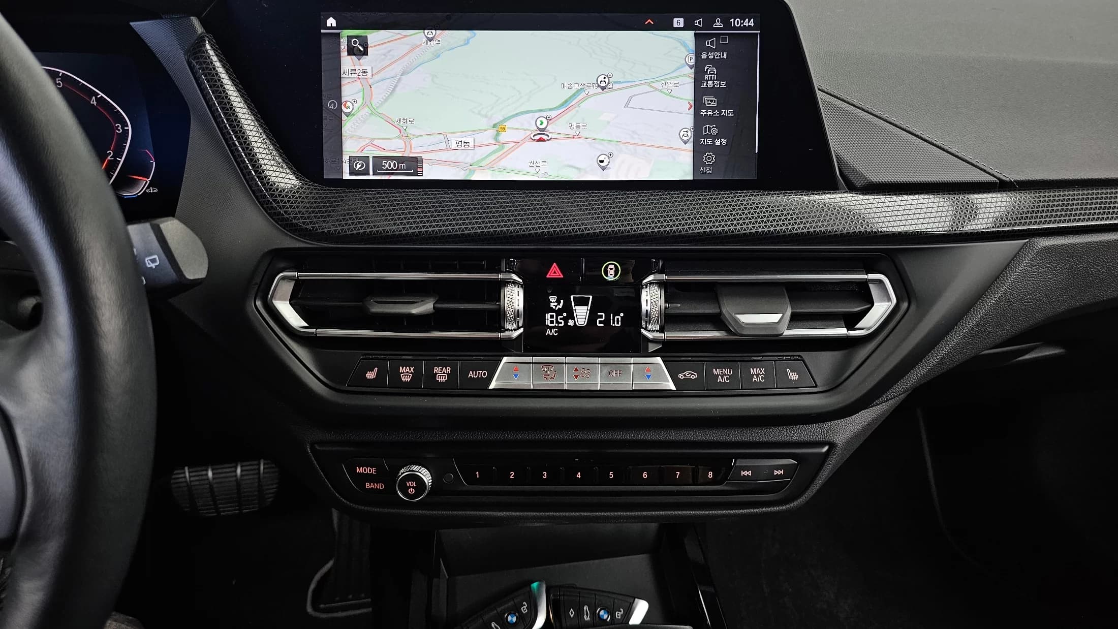 BMW 1-Series 120i Sports, 2023 г. 5513 км. — фото 14