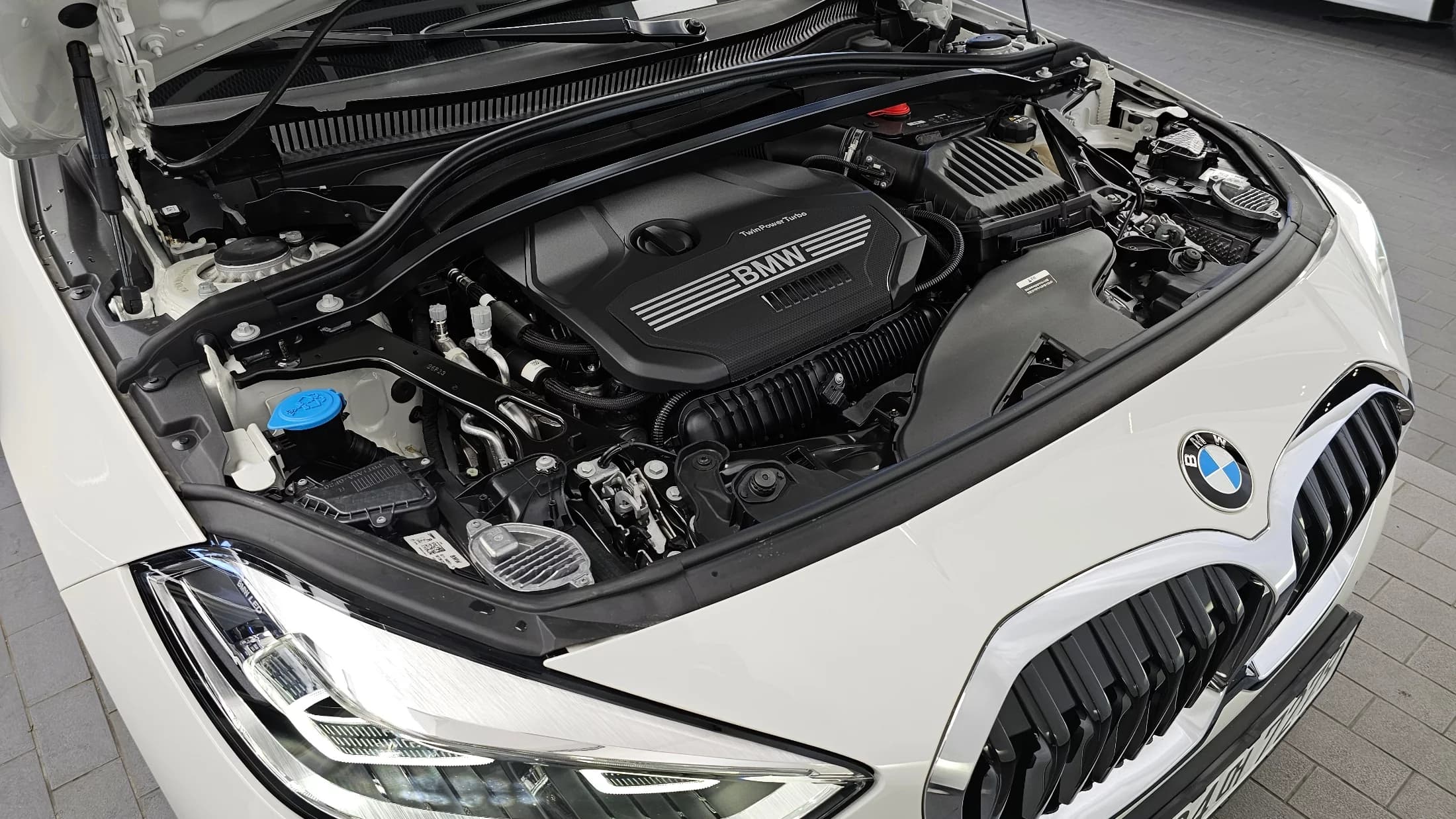 BMW 1-Series 120i Sports, 2023 г. 5513 км. — фото 6