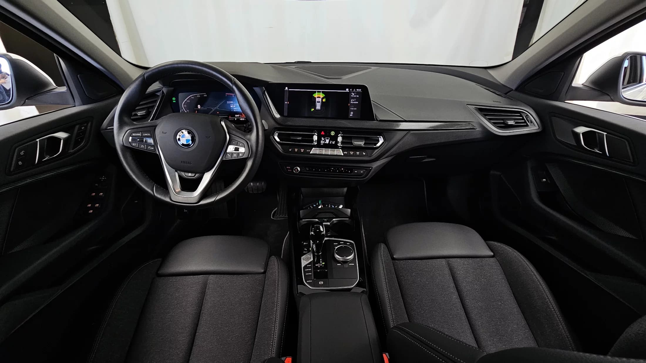 BMW 1-Series 120i Sports, 2023 г. 5513 км. — фото 7