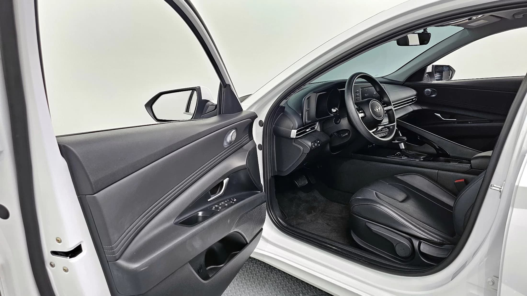 Hyundai AVANTE (Хендай Элантра) Smart, гибрид, 2022 г. 15475 км. — фото 10