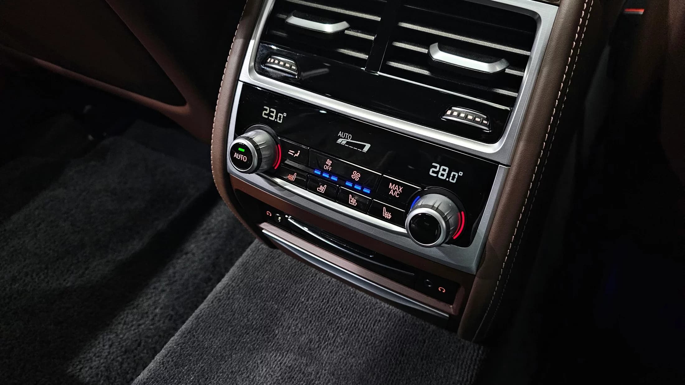 BMW 7-Series 740Li xDrive Design Pure Excellence, 2021 г. 51516 км. — фото 18