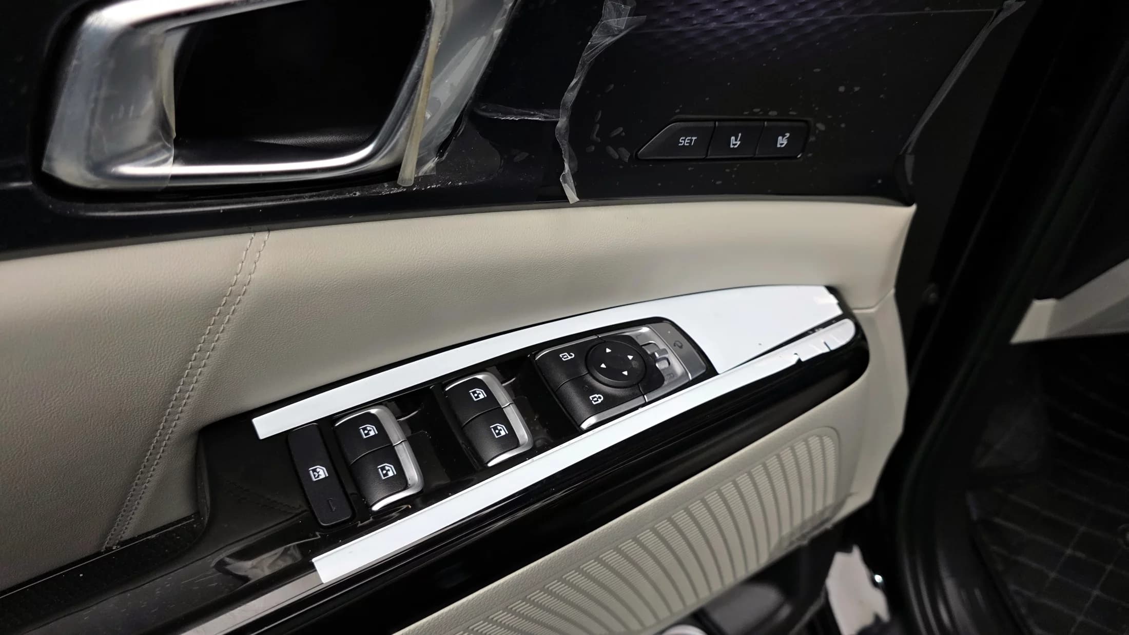 Kia Carnival 7-Seater Signature, 2023 г. 38864 км. — фото 11