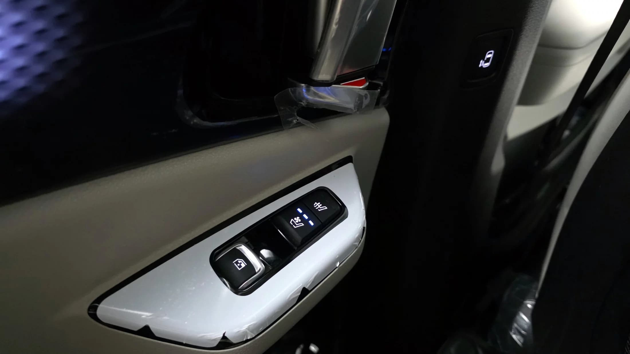 Kia Carnival 7-Seater Signature, 2023 г. 38864 км. — фото 17
