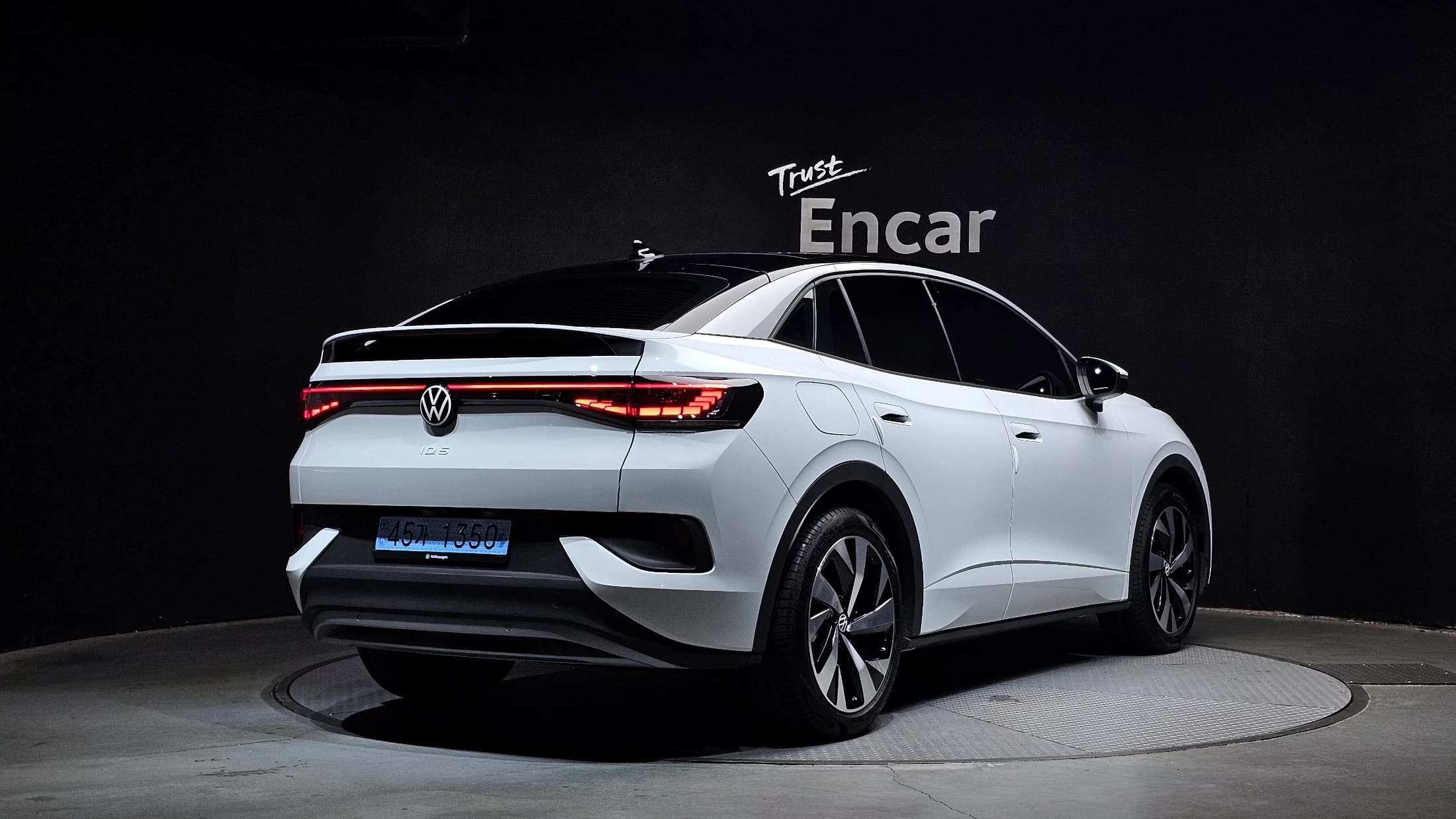 Volkswagen ID.5 Pro, электромобиль, 2025 г. 2280 км. — фото 2