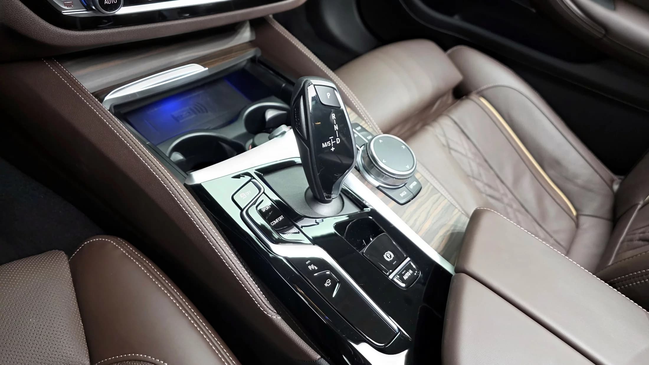 BMW 5-Series 530i xDrive Luxury, 2023 г. 21456 км. — фото 9