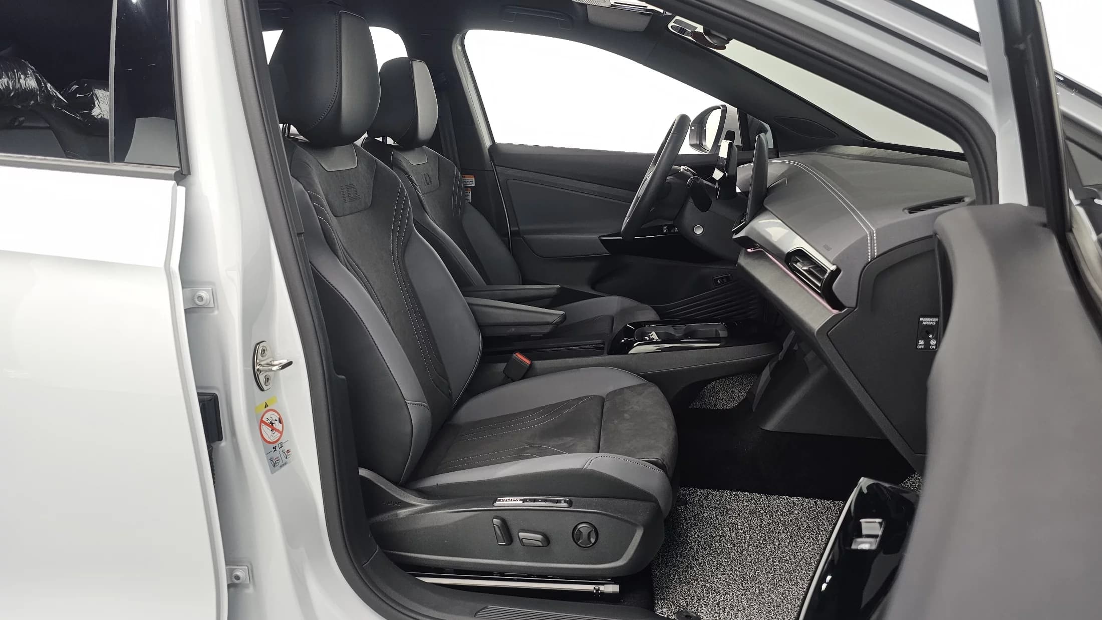 Volkswagen ID.5 Pro, электромобиль, 2025 г. 2881 км. — фото 10