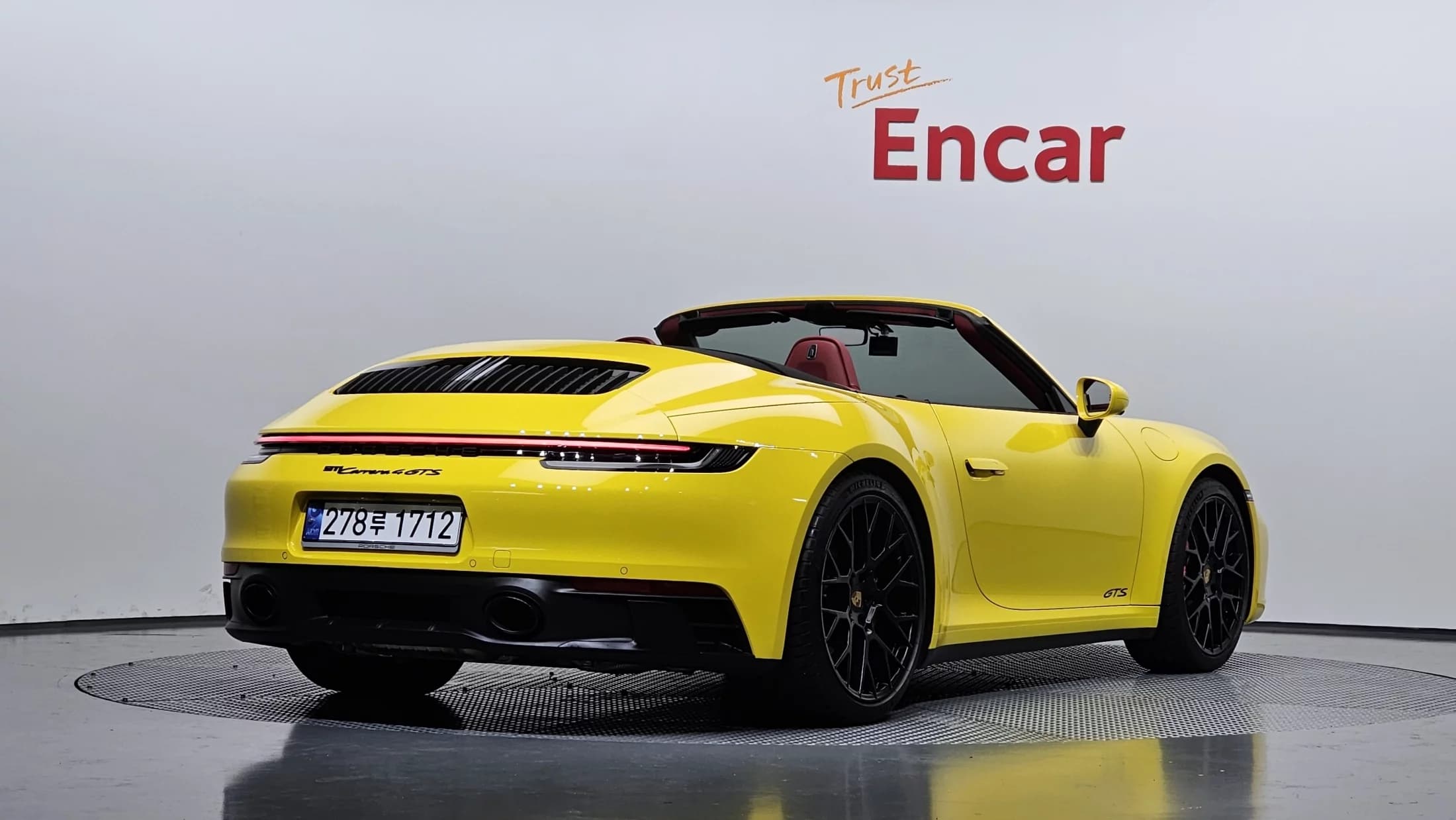 Porsche 911 Carrera 4 GTS Cabriolet, 2023 г. 13085 км. — фото 2