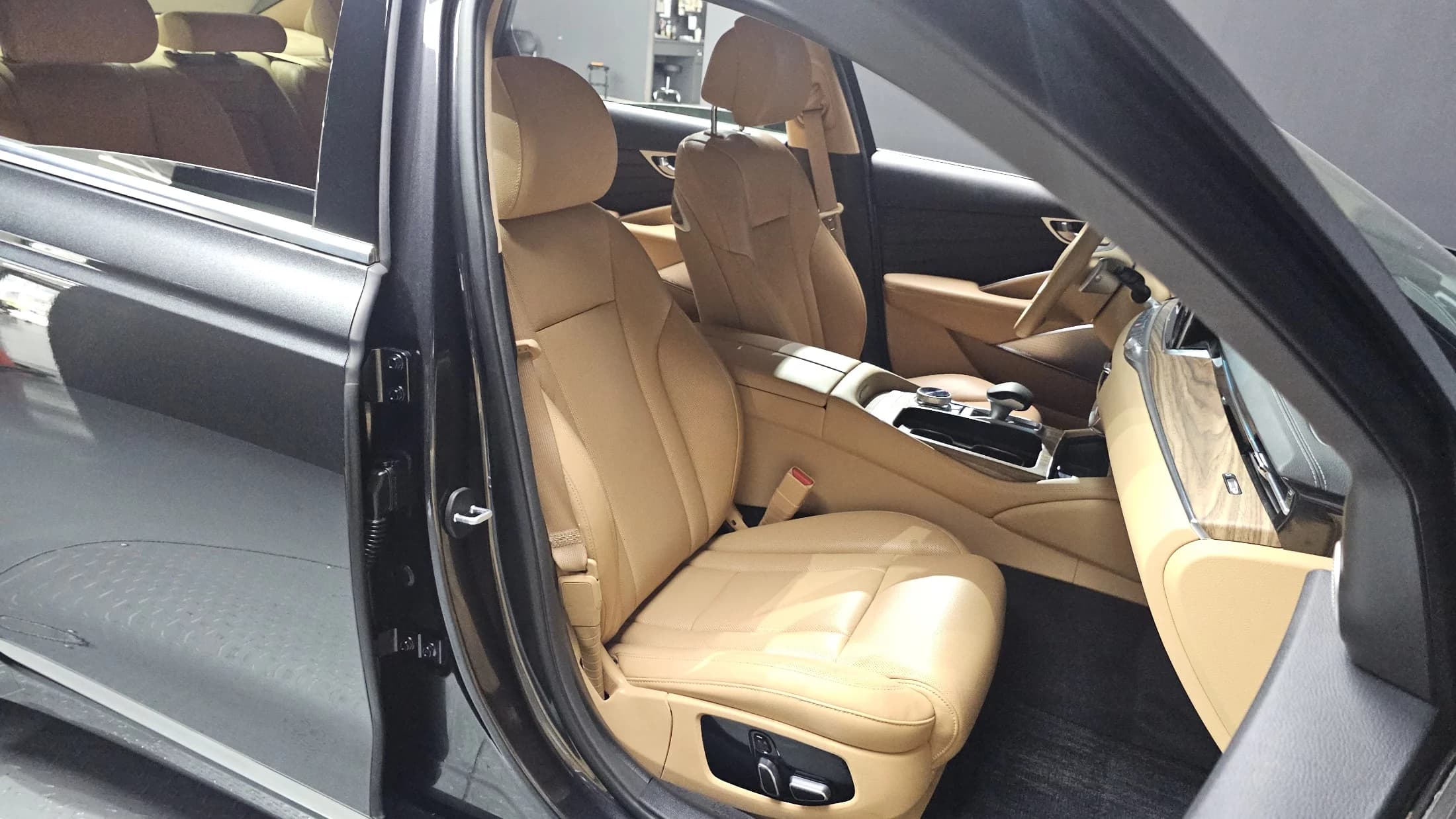 Kia K9 3.8 GDI AWD Platinum, 2023 г. 59694 км. — фото 11
