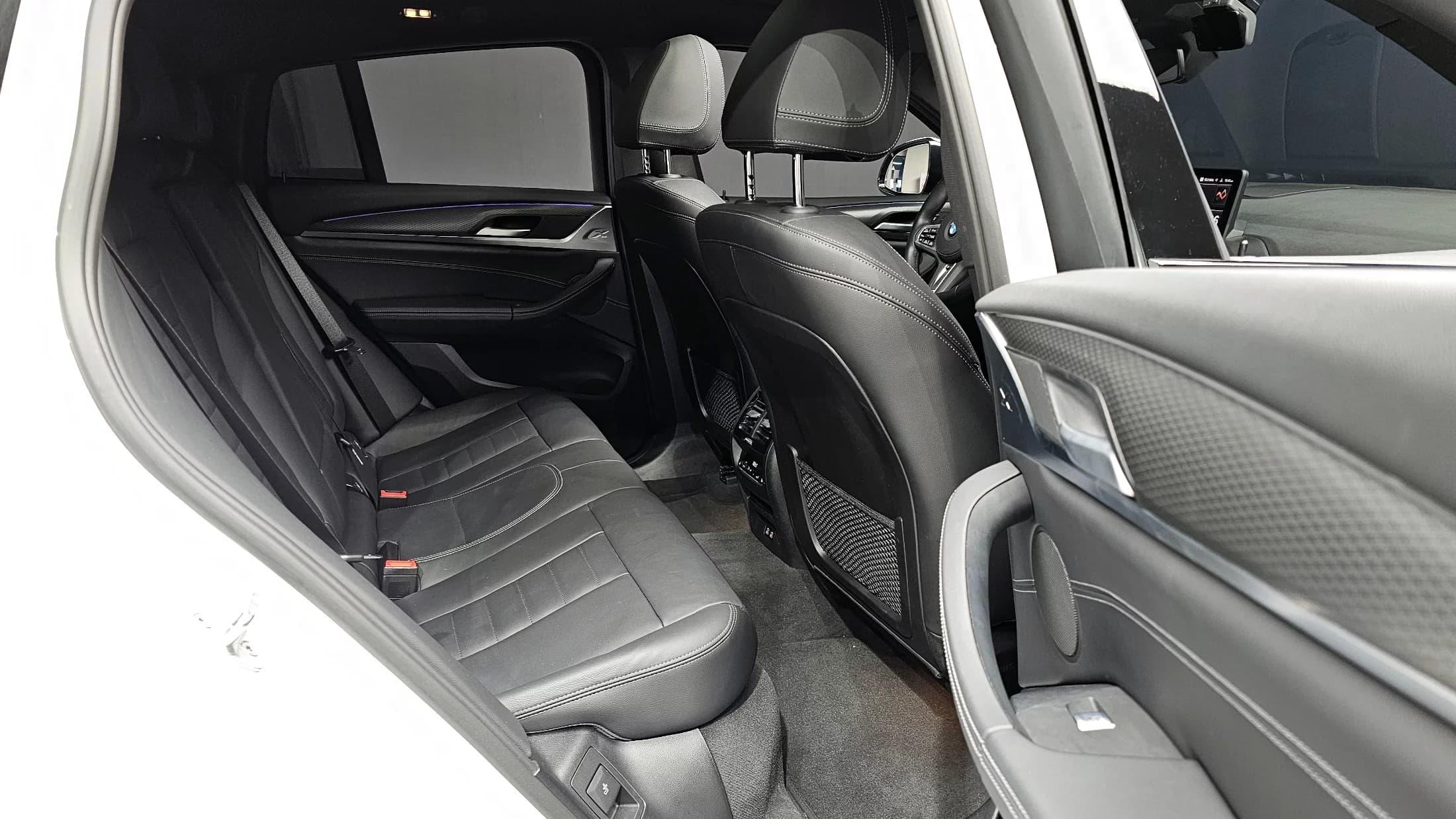 BMW X4 xDrive20d M Sport, 2023 г. 33637 км. — фото 11