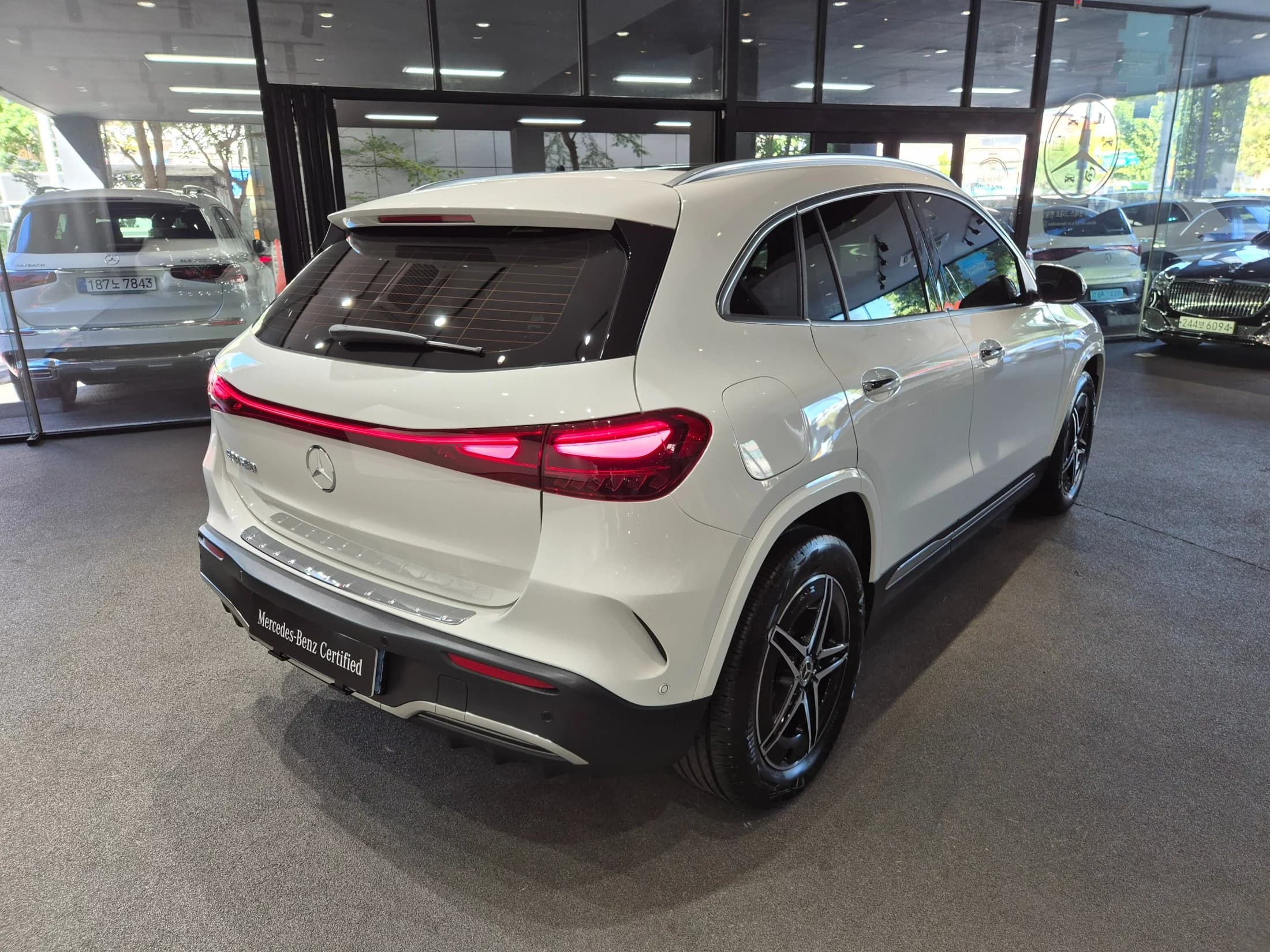 Mercedes-Benz EQA EQA250 AMG Line, электромобиль, 2025 г. 4882 км. — фото 2