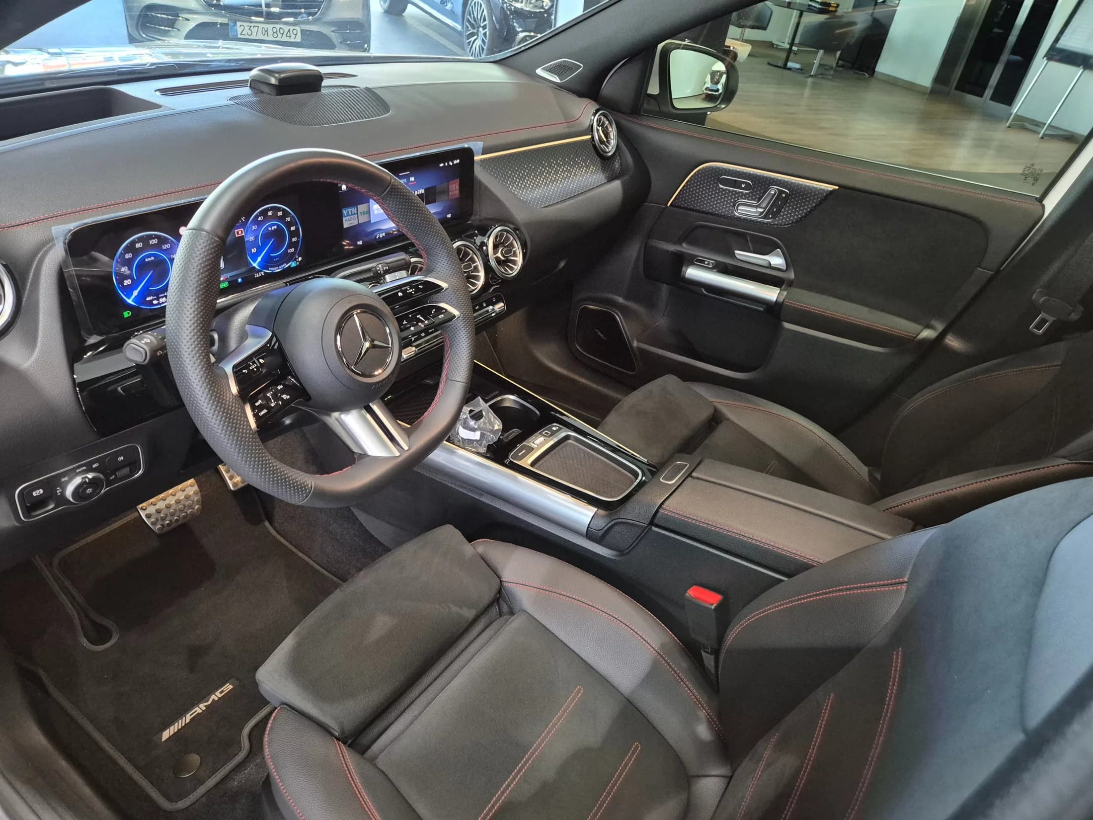 Mercedes-Benz EQA EQA250 AMG Line, электромобиль, 2025 г. 4882 км. — фото 16
