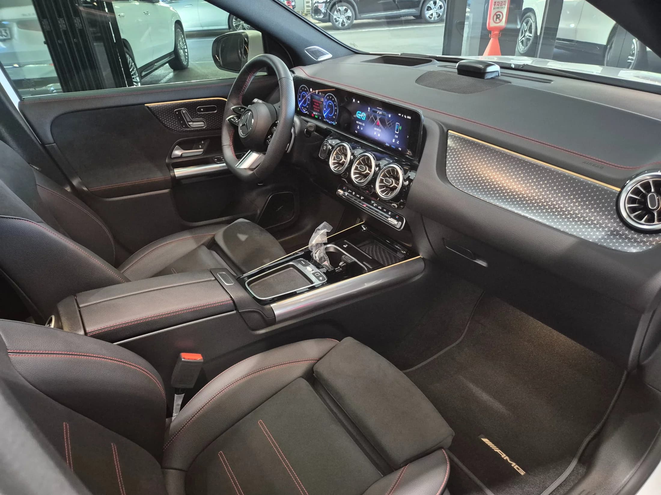 Mercedes-Benz EQA EQA250 AMG Line, электромобиль, 2025 г. 4882 км. — фото 20