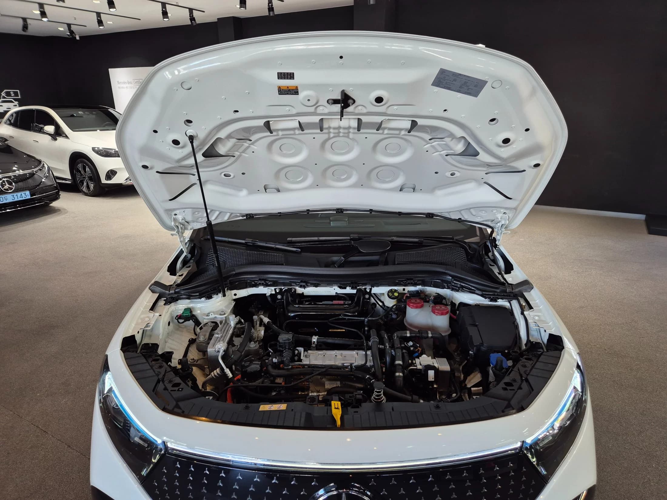 Mercedes-Benz EQA EQA250 AMG Line, электромобиль, 2025 г. 4882 км. — фото 6