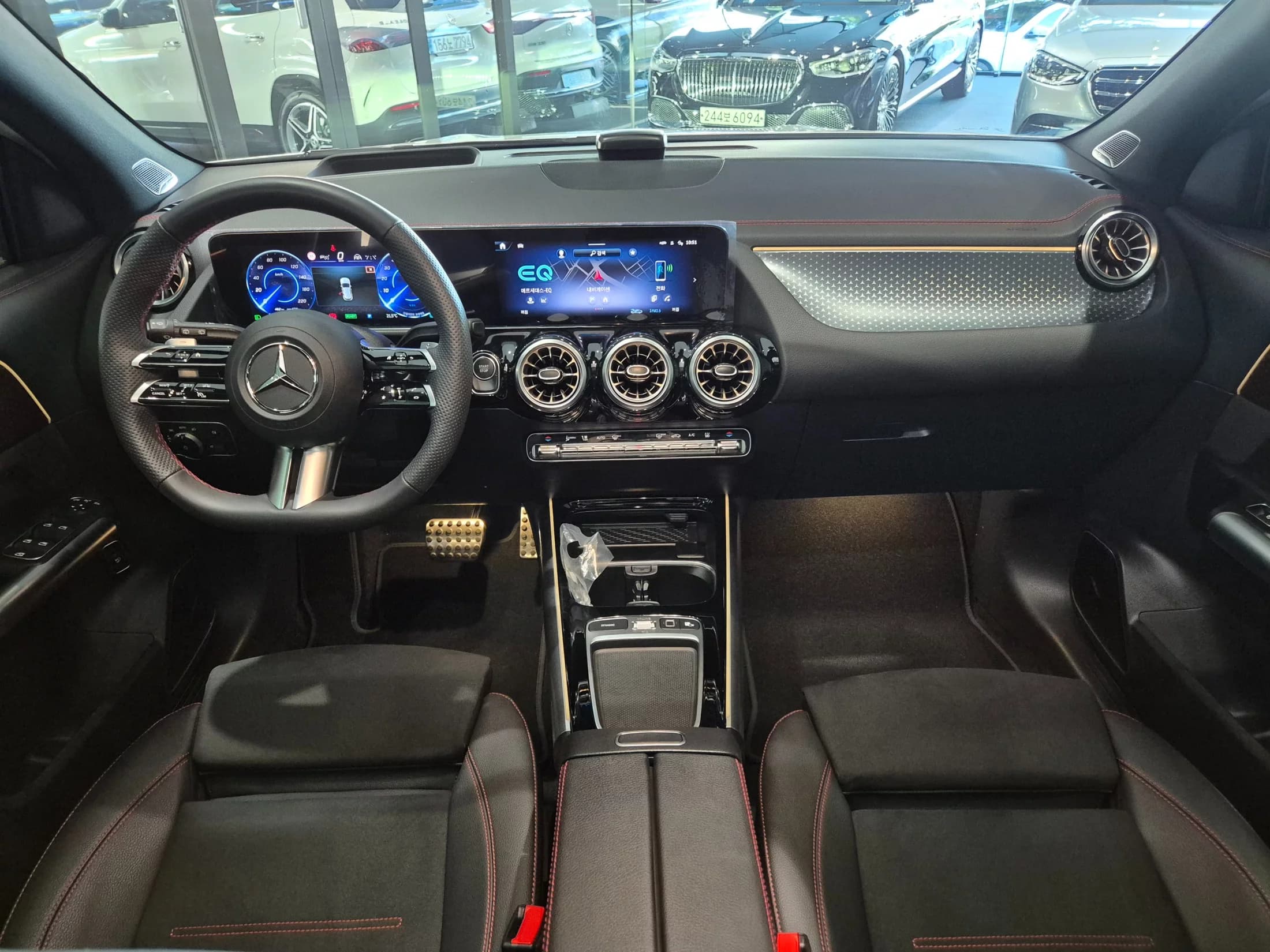Mercedes-Benz EQA EQA250 AMG Line, электромобиль, 2025 г. 4882 км. — фото 7